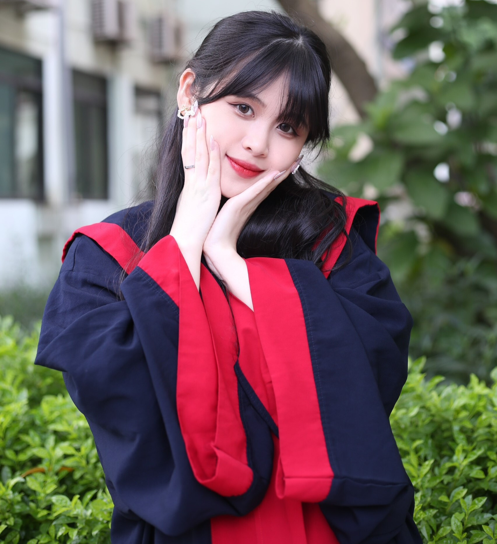 'Nữ thần ảnh thẻ' nổi tiếng 2 năm trước tốt nghiệp loại giỏi trường Luật - 6