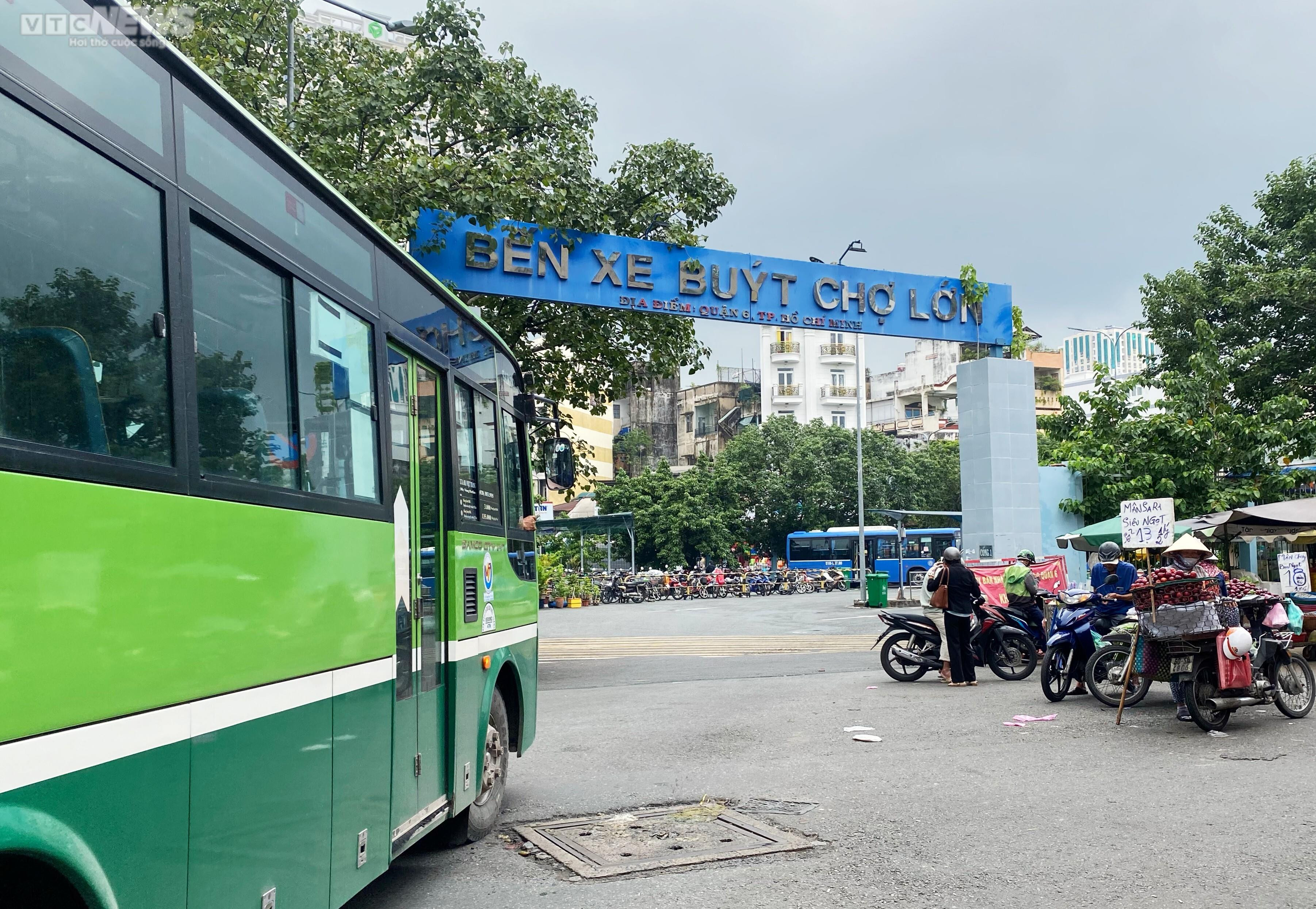 Cận cảnh 4 điểm được đề xuất làm bãi giữ xe cao tầng ở TP.HCM - 2