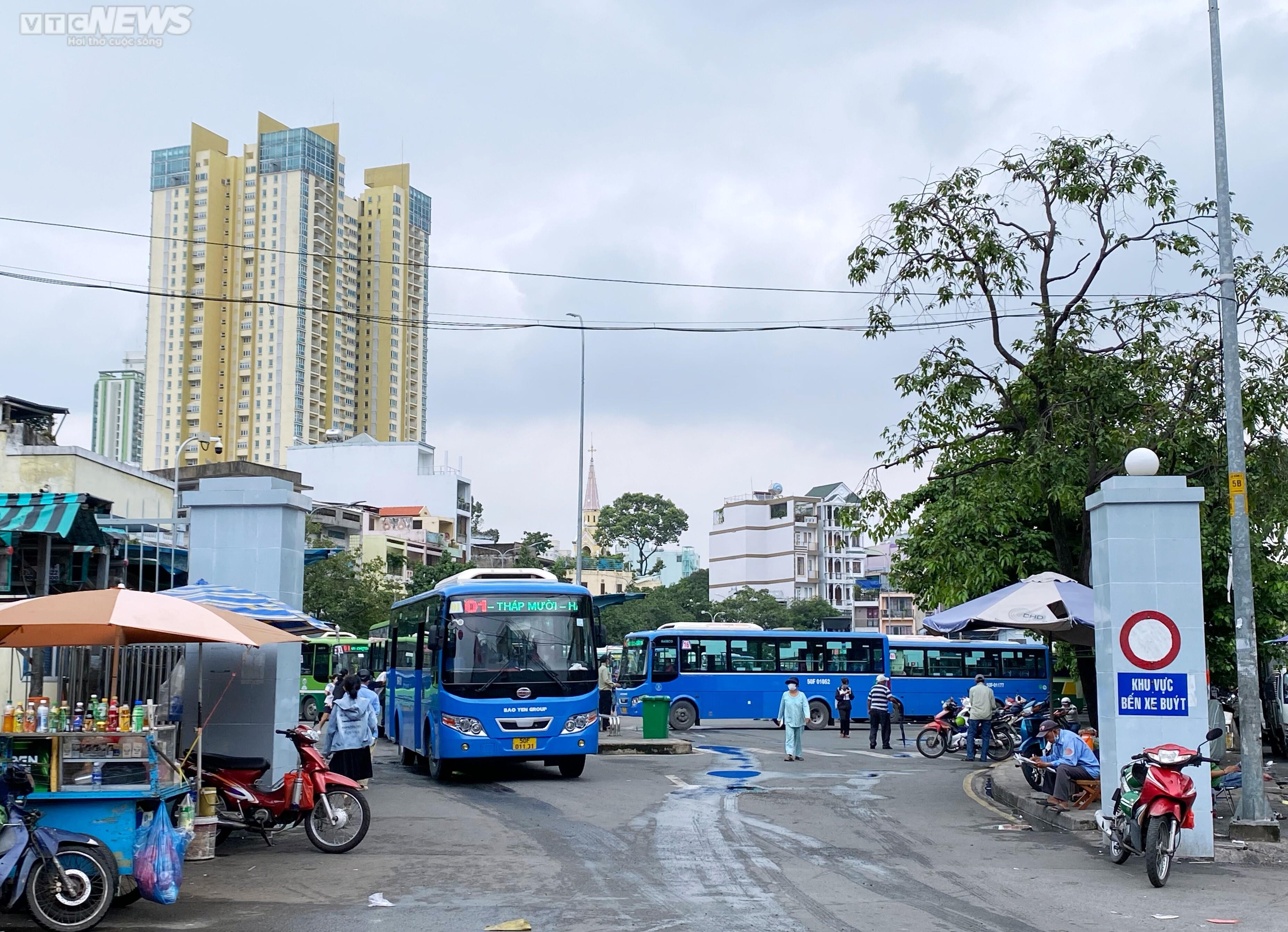 Cận cảnh 4 điểm được đề xuất làm bãi giữ xe cao tầng ở TP.HCM - 10