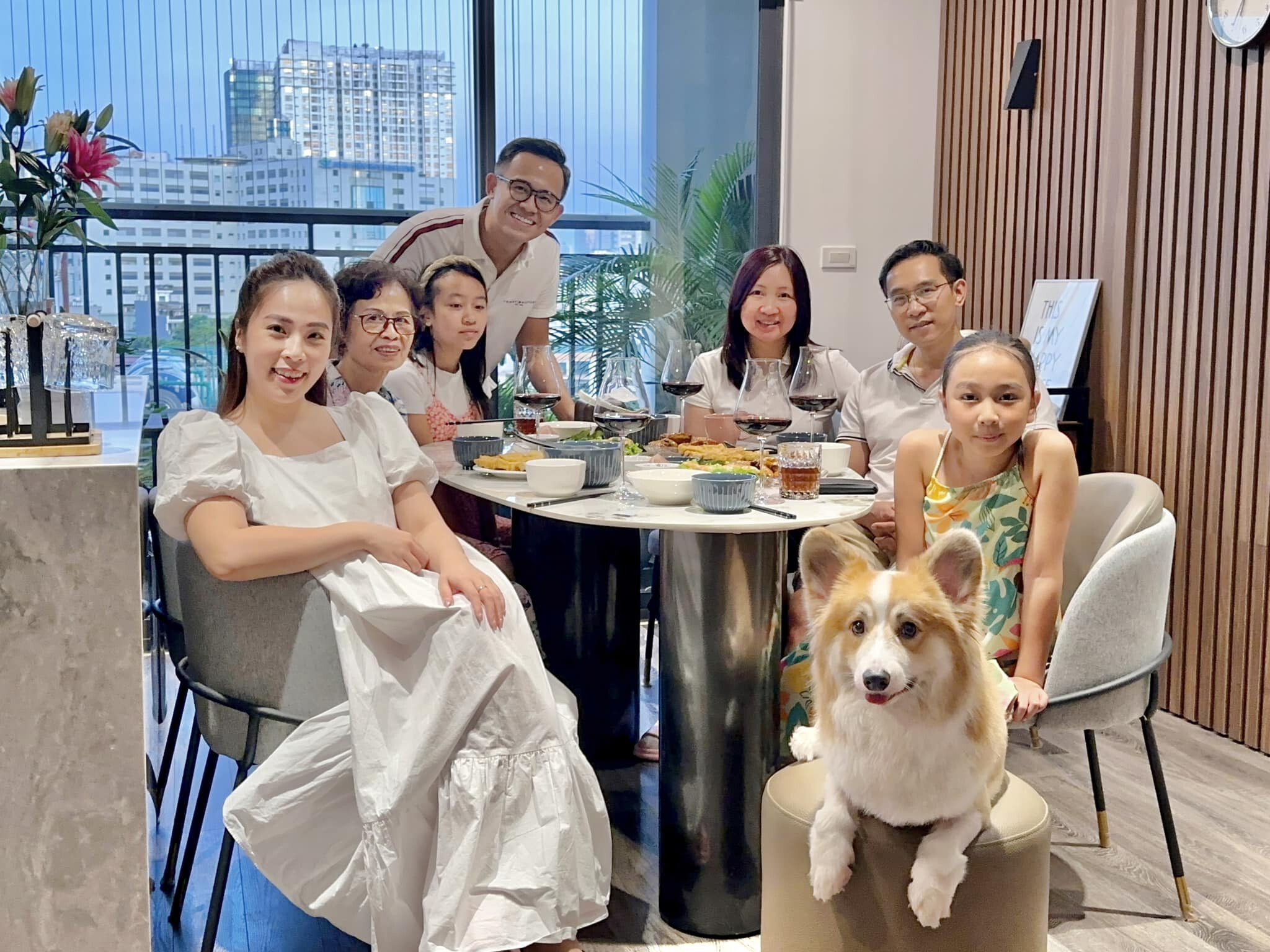 Sao Việt 25/7: Khánh Thi đi du lịch dù bầu bí, Subeo chăm sóc cho em trai út - 7