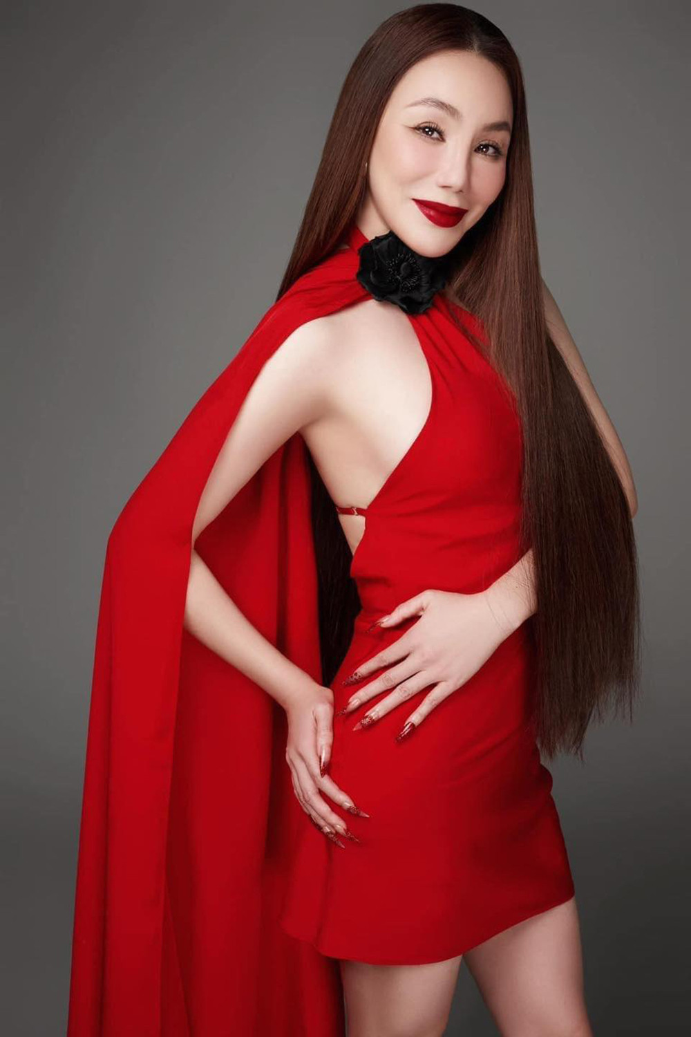 Sao Việt 27/7: Hồ Quỳnh Hương lộ diện lạ lẫm, Xuân Bắc khoe anh trai 'giống như đúc' - 1