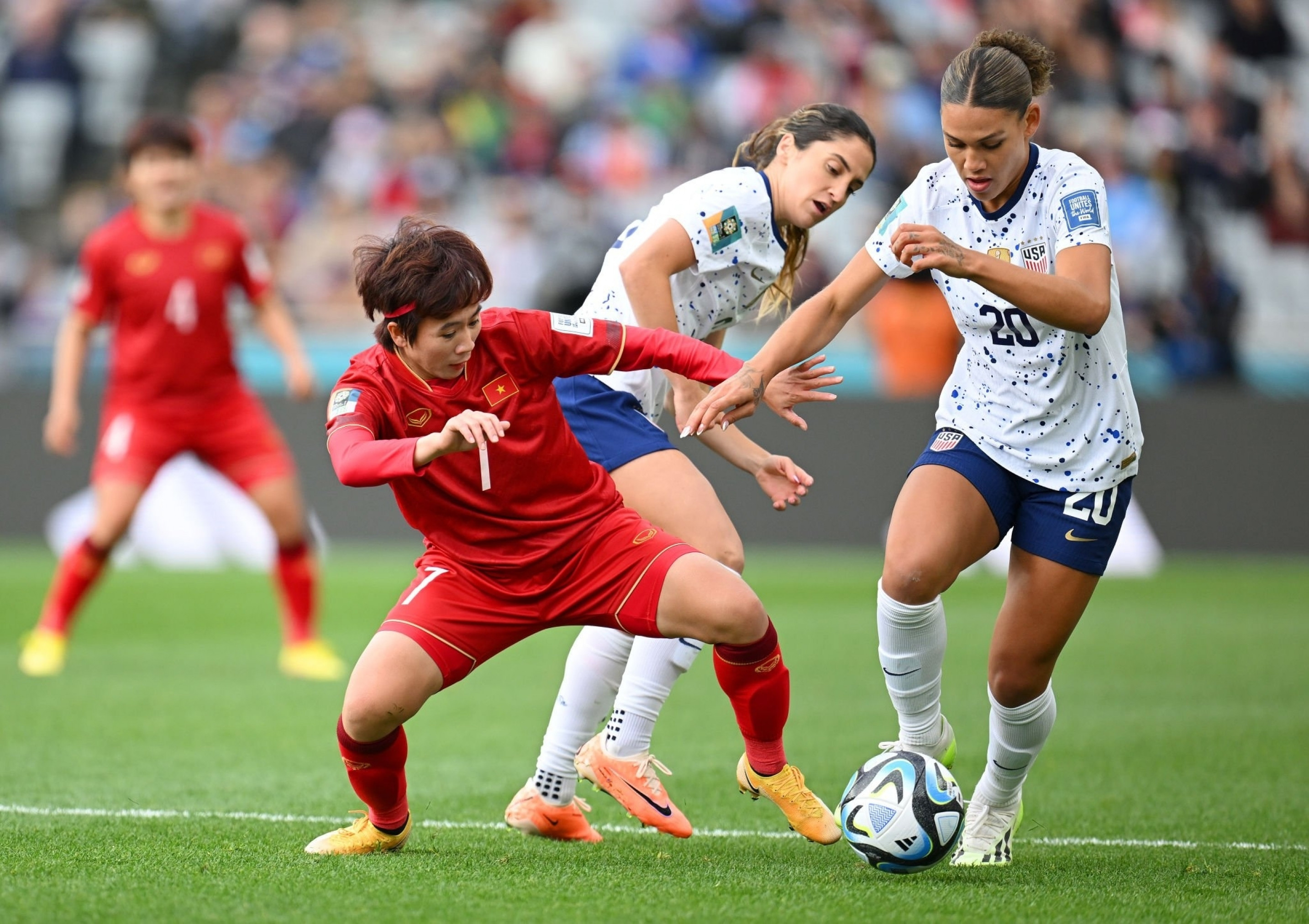 Đội tuyển nữ Việt Nam rời World Cup: Trân quý vẻ đẹp của những cô gái kim cương - 2