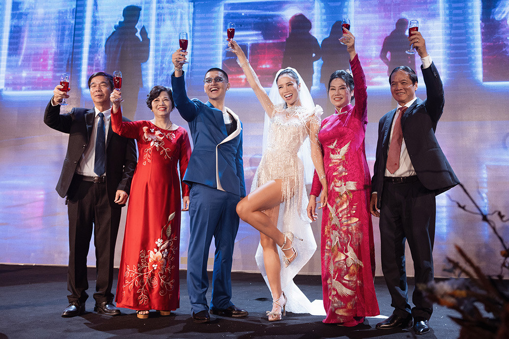 Cường Seven nhắn nhủ vợ trong lễ cưới: Anh không bằng người khác nhưng anh yêu em - 13