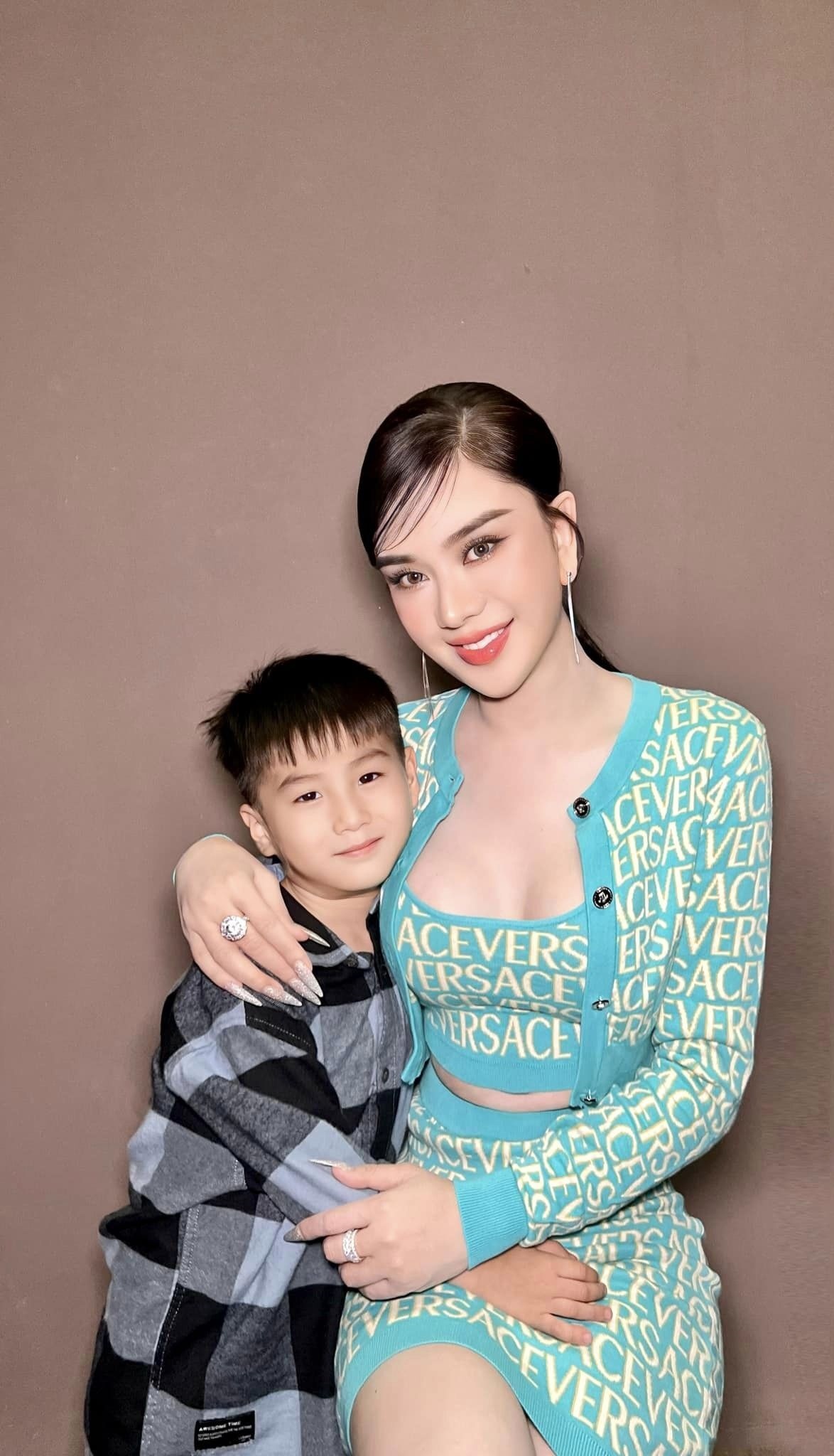 Sao Việt 29/7: MC Kỳ Duyên trẻ đẹp bên con gái, Nguyên Vũ tới động viên con gái Vũ Linh - 5