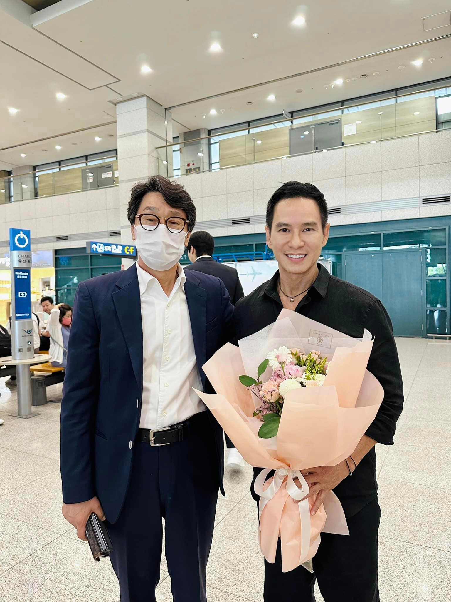 Sao Việt 31/7: Vũ Luân và Hồng Loan tới thăm mộ ba - NSƯT Vũ Linh, Ý Nhi tươi tắn sau ồn ào - 14