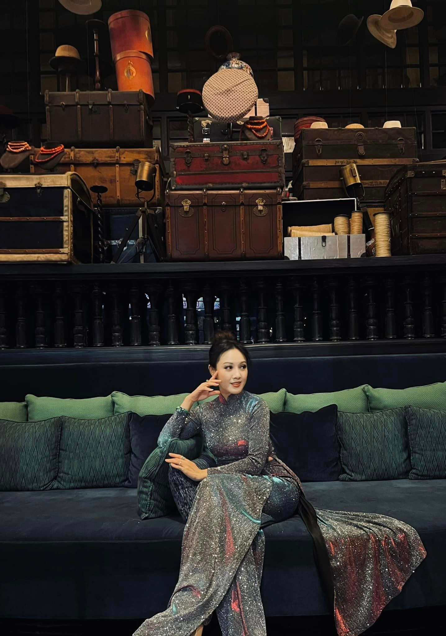 Sao Việt 31/7: Vũ Luân và Hồng Loan tới thăm mộ ba - NSƯT Vũ Linh, Ý Nhi tươi tắn sau ồn ào - 9