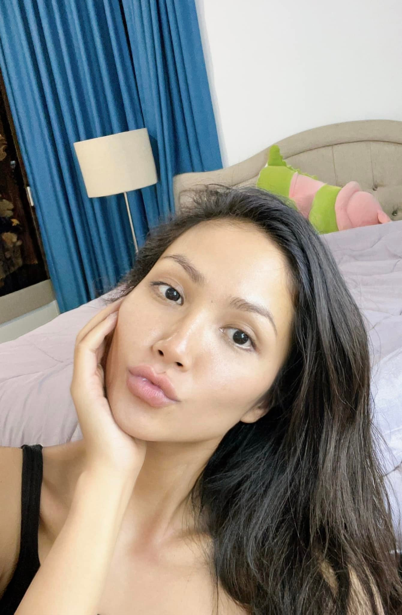 Sao Việt 31/7: Vũ Luân và Hồng Loan tới thăm mộ ba - NSƯT Vũ Linh, Ý Nhi tươi tắn sau ồn ào - 4