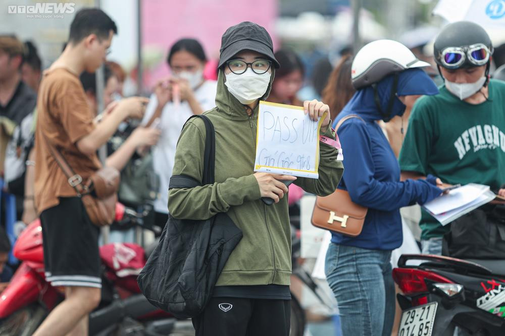 Khán giả phấn khích tới đêm diễn BLACKPINK thứ 2 trong sắc hồng đen - 8