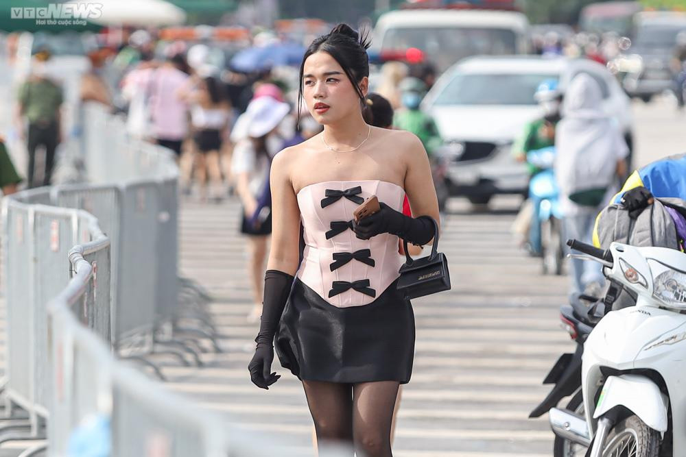 Khán giả phấn khích tới đêm diễn BLACKPINK thứ 2 trong sắc hồng đen - 13