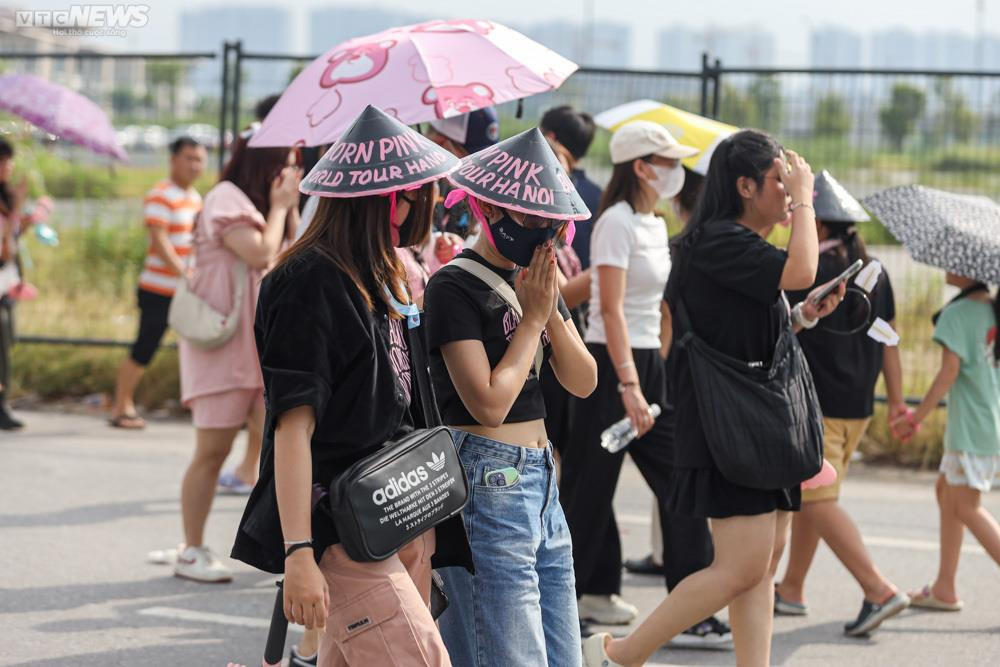 Khán giả phấn khích tới đêm diễn BLACKPINK thứ 2 trong sắc hồng đen - 14