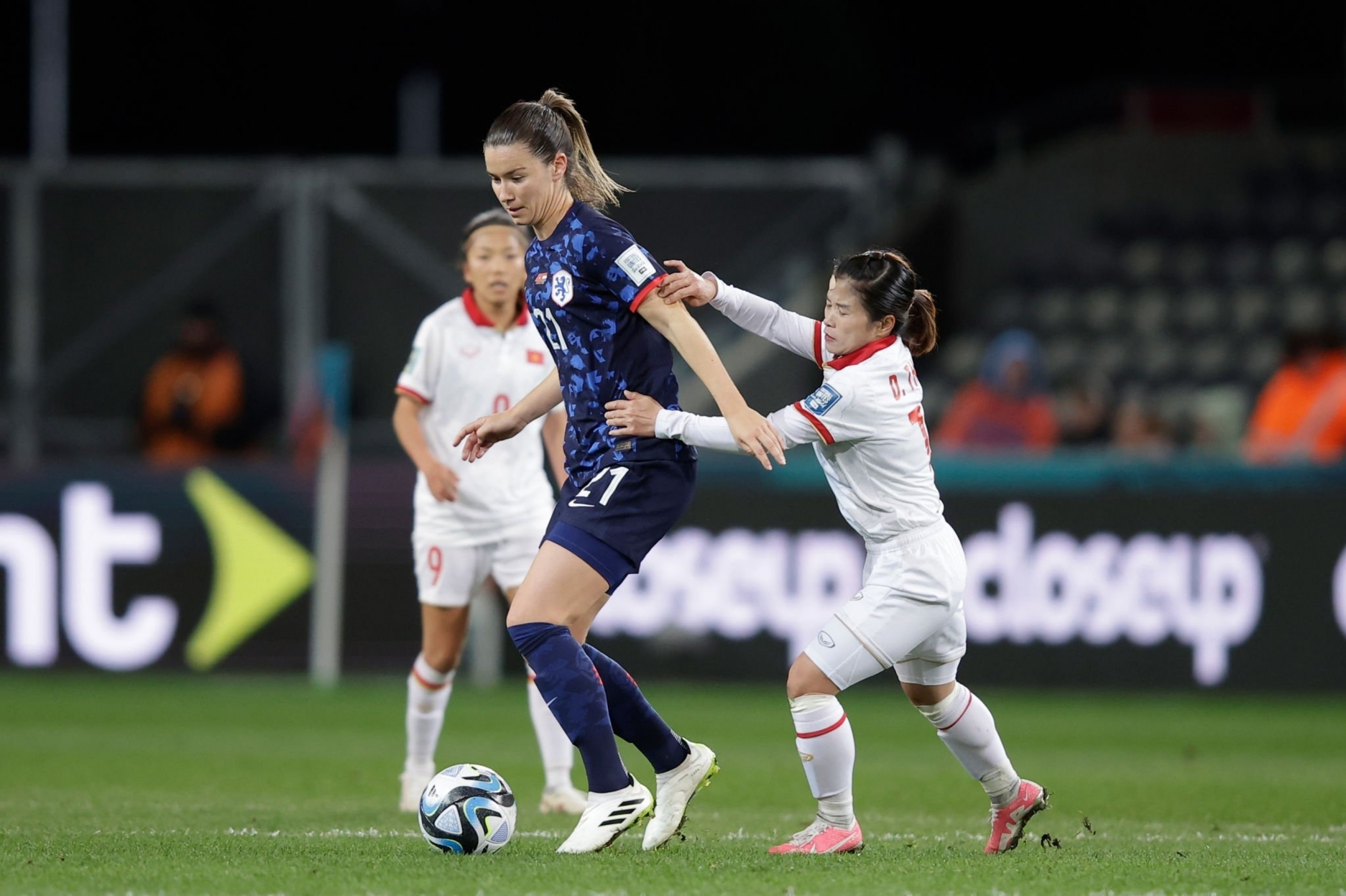 Thua ở World Cup, tuyển nữ Việt Nam biết thế nào là bóng đá đỉnh cao - 2