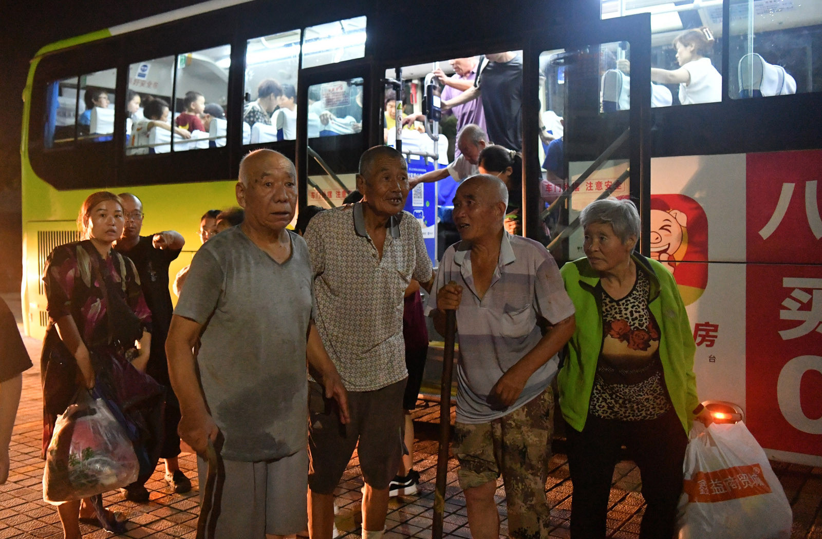 Mưa lớn kỷ lục tại Trung Quốc: 30 người chết, nỗ lực cứu hộ tăng cường - 8