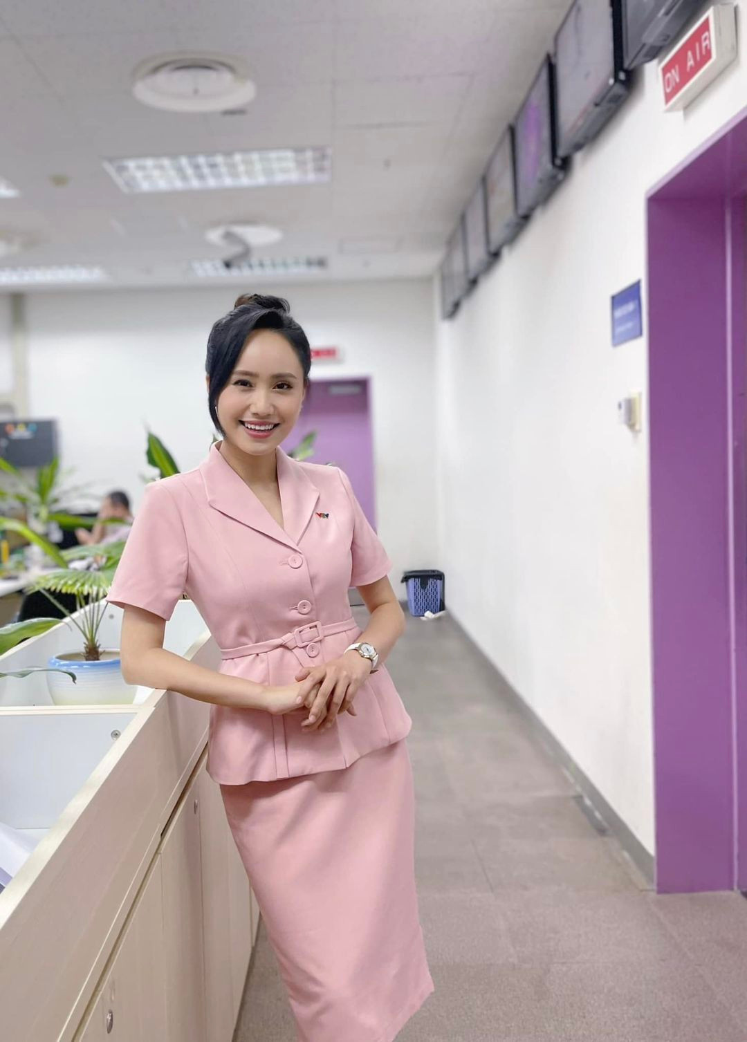 Sao Việt 8/8: Mai Phương Thuý khoe vẻ đẹp 'tuổi trung niên', Chi Pu mặc nội y gợi cảm - 6