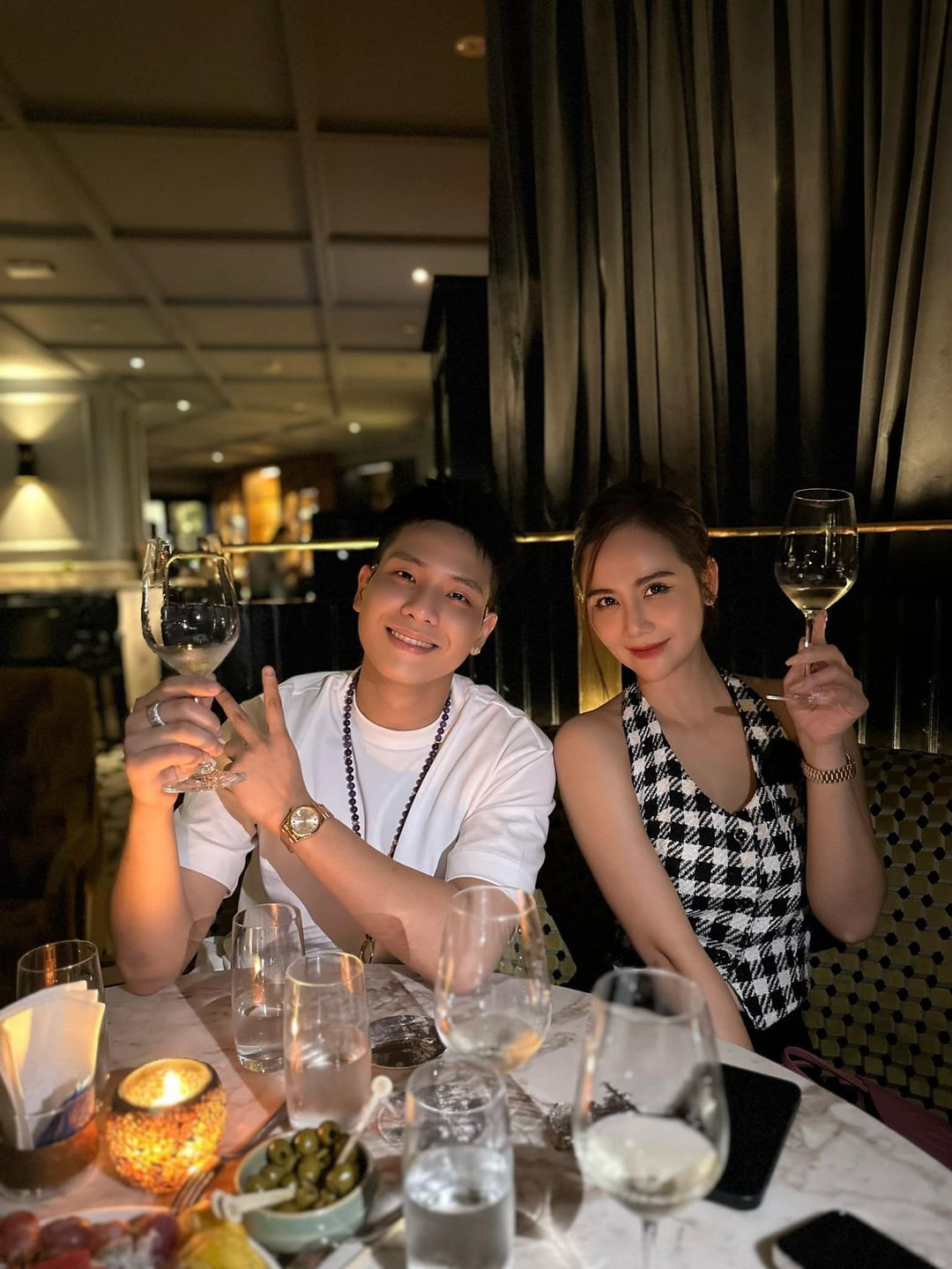 Sao Việt 8/8: Mai Phương Thuý khoe vẻ đẹp 'tuổi trung niên', Chi Pu mặc nội y gợi cảm - 9