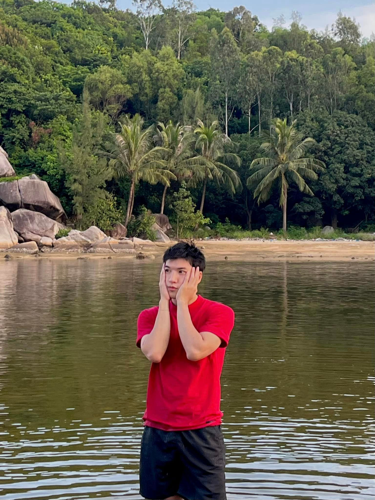 Sao Việt 8/8: Mai Phương Thuý khoe vẻ đẹp 'tuổi trung niên', Chi Pu mặc nội y gợi cảm - 15