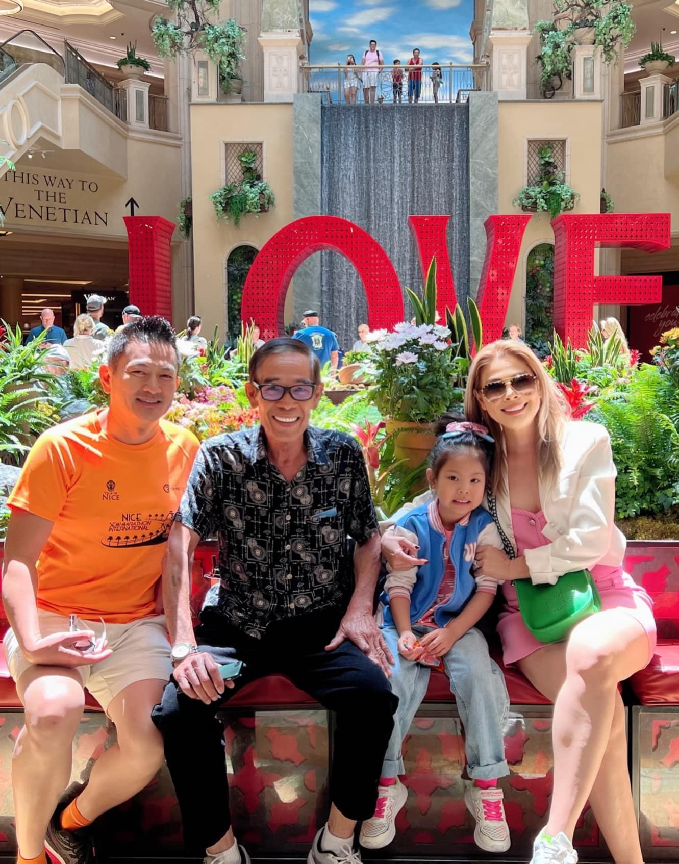 Sao Việt 10/8: Hồng Nhung trẻ đẹp tuổi 53, Trương Ngọc Ánh khoe mẹ ruột hoa khôi - 14