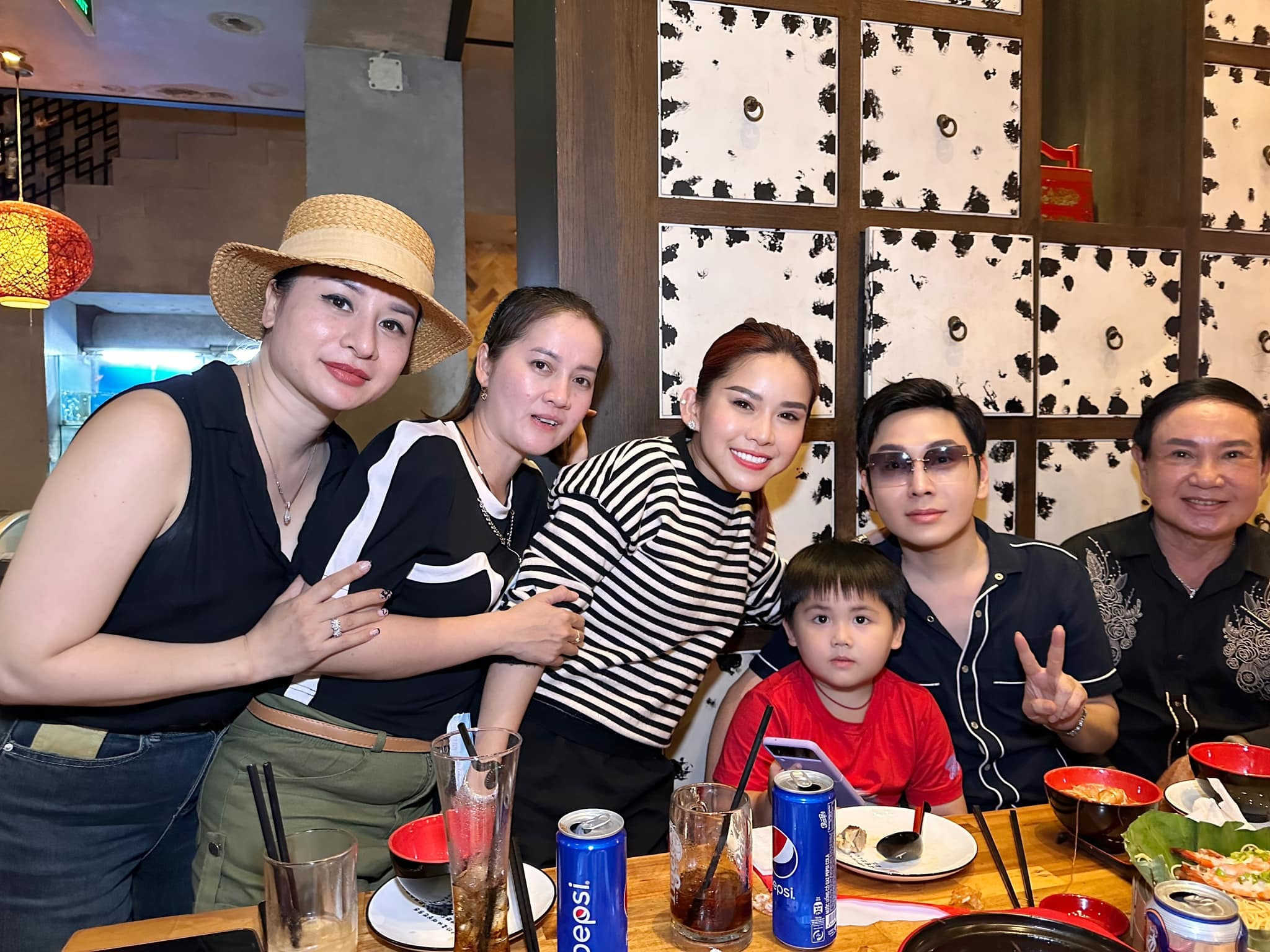 Sao Việt 10/8: Hồng Nhung trẻ đẹp tuổi 53, Trương Ngọc Ánh khoe mẹ ruột hoa khôi - 6