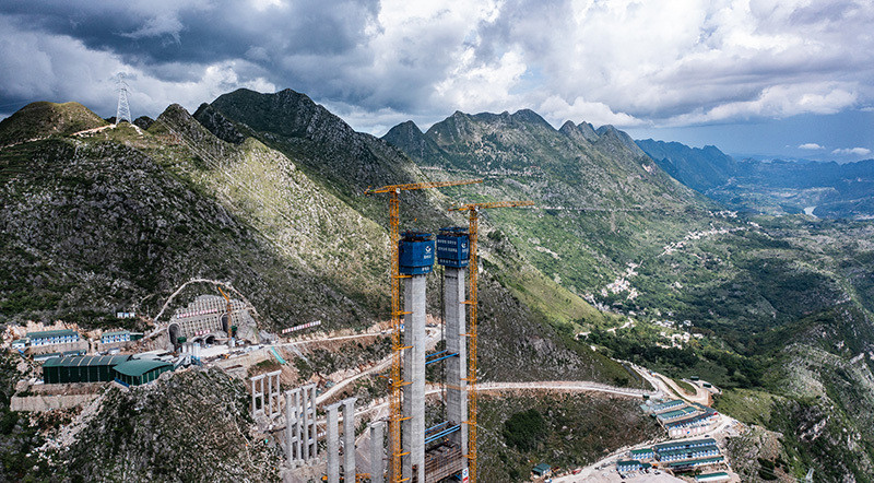 Cận cảnh cây cầu cao nhất thế giới bắc qua 'vết nứt Trái đất' - 5