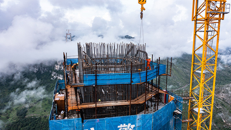 Cận cảnh cây cầu cao nhất thế giới bắc qua 'vết nứt Trái đất' - 7