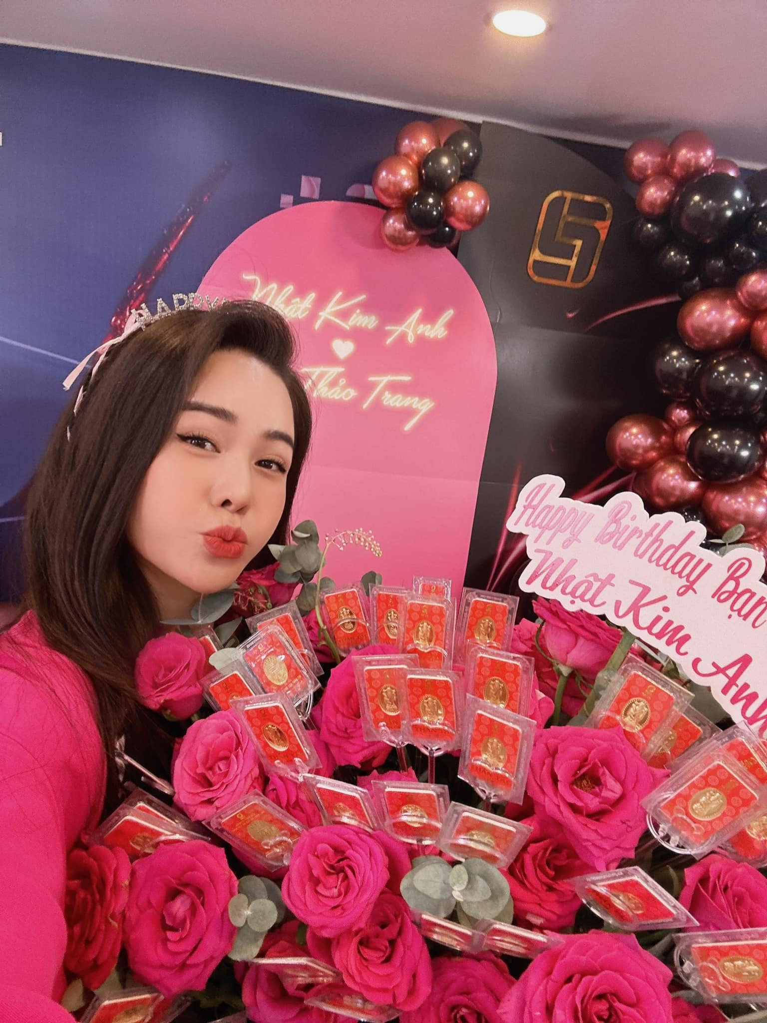 Sao Việt 12/8: Hoa hậu Lê Âu Ngân Anh có tin vui, Quách Thu Phương gợi cảm tuổi 46 - 9