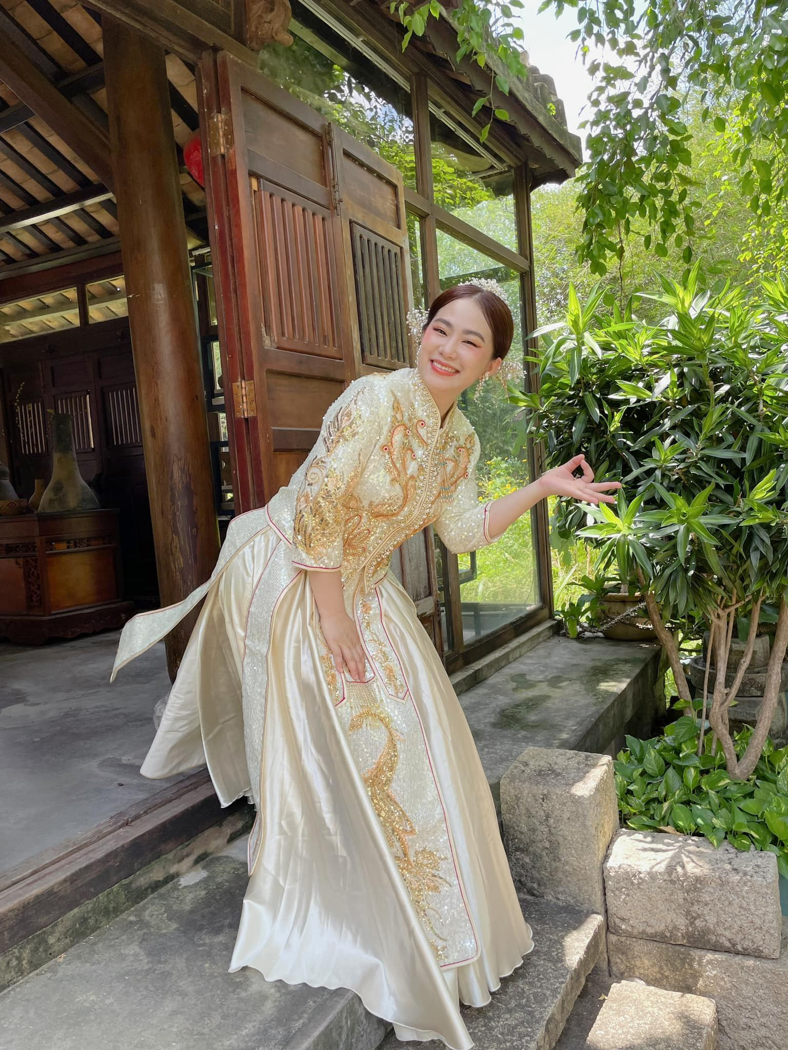 Sao Việt 12/8: Hoa hậu Lê Âu Ngân Anh có tin vui, Quách Thu Phương gợi cảm tuổi 46 - 4