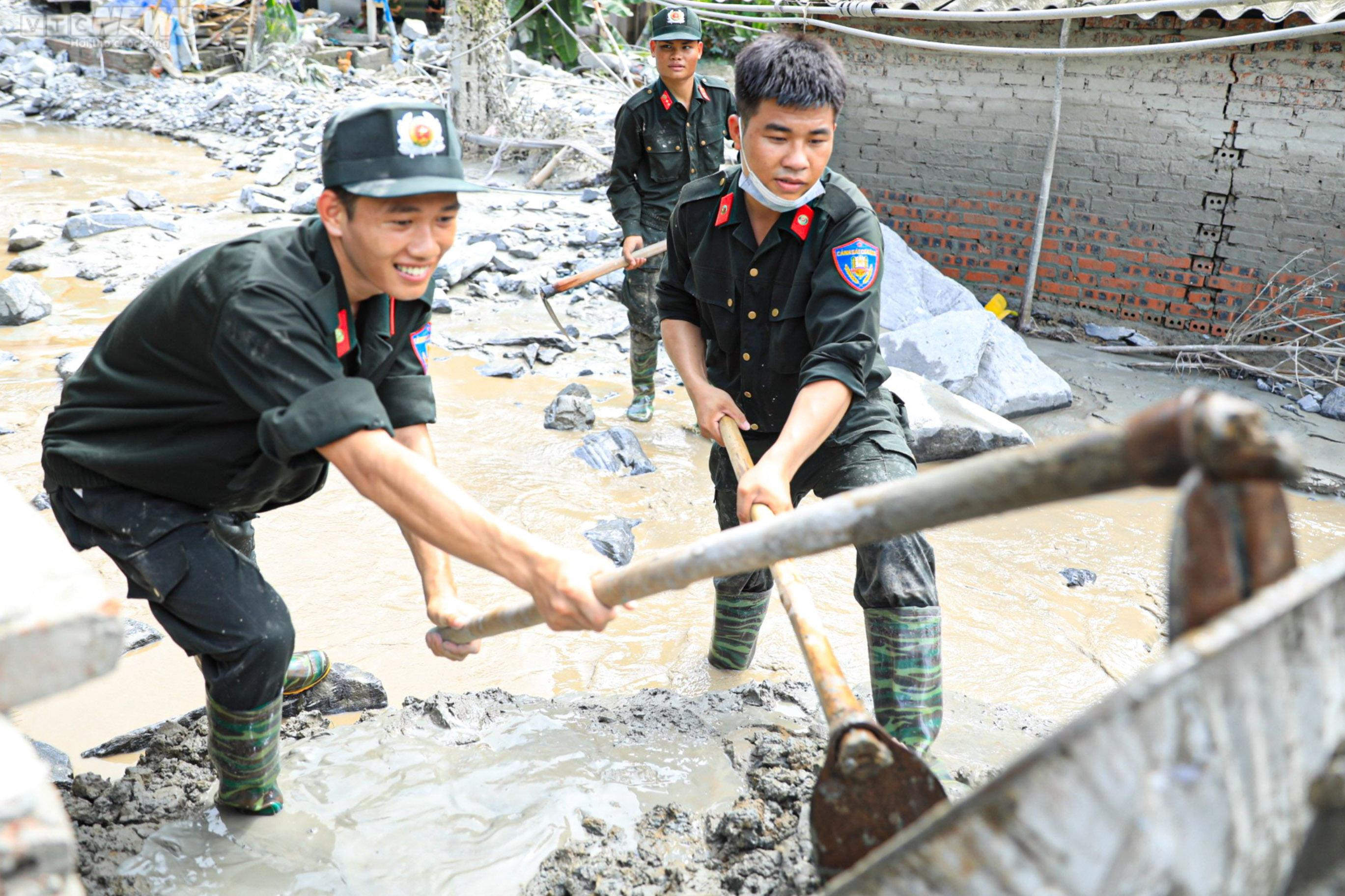 Bản làng tan hoang sau sự cố vỡ hồ thải quặng đồng ở Lào Cai - 9