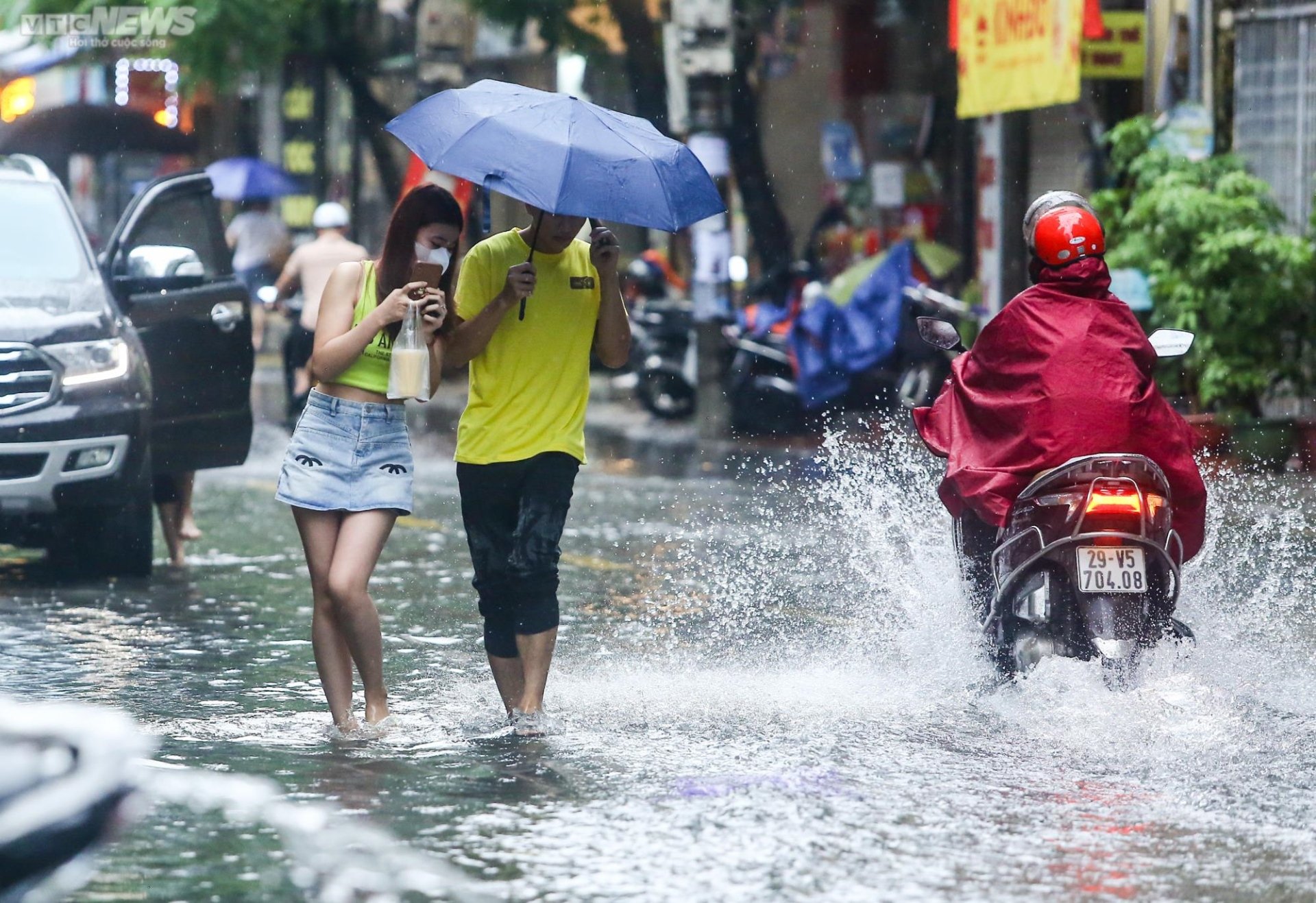 Phố Hà Nội, Hải Phòng ngập tứ bề sau trận mưa lớn - 15