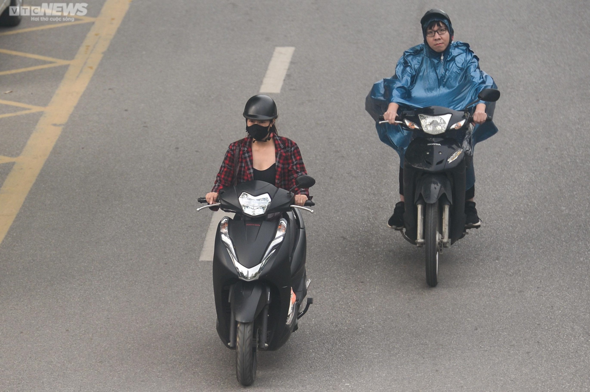 Vì sao sương mù dày đặc bao trùm Hà Nội trong sáng nay? - 12
