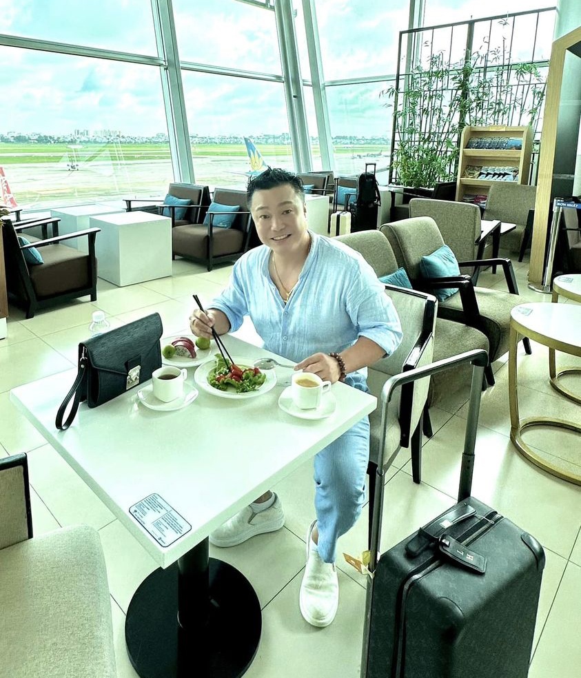 Sao Việt 13/8: Phùng Ngọc Huy gặp con gái sau 8 năm, Trịnh Kim Chi gợi cảm ở tuổi 51 - 9