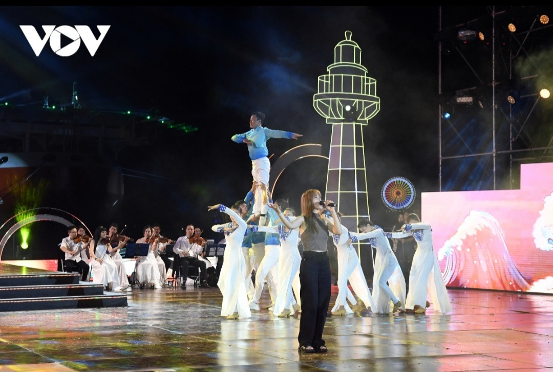 Khẳng định Việt Nam là quốc gia biển với khát vọng muôn đời chinh phục biển, thịnh vượng từ biển và giữ gìn hòa bình trên biển; Phát triển bền vững kinh tế biển trên nền tảng tăng trưởng xanh, phấn đấu đến năm 2030 thực hiện được mục tiêu như Nghị quyết 36 đã đề ra là “các ngành kinh tế thuần biển đóng góp khoảng 10% GDP cả nước, kinh tế của 28 tỉnh, thành phố ven biển ước đạt 65-70% GDP cả nước”.