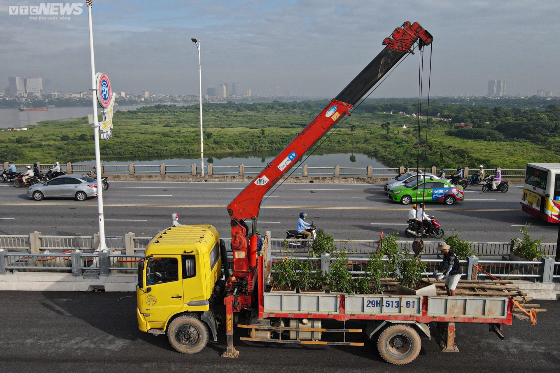 Cầu Vĩnh Tuy 2 gấp rút hoàn thiện trước ngày thông xe dịp Quốc khánh - 8