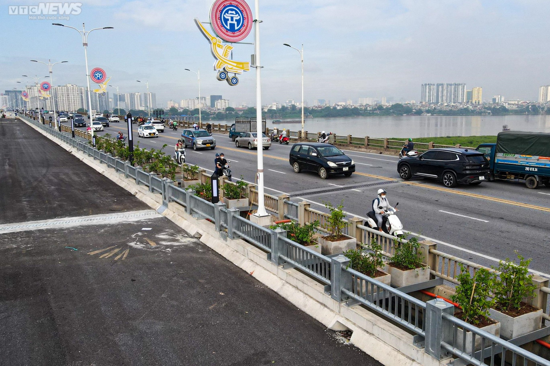 Cầu Vĩnh Tuy 2 gấp rút hoàn thiện trước ngày thông xe dịp Quốc khánh - 9