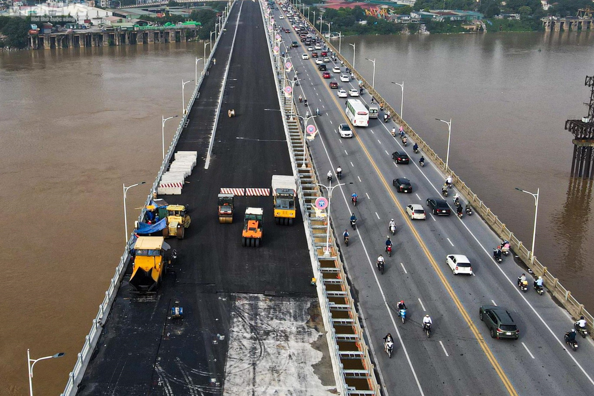 Cầu Vĩnh Tuy 2 gấp rút hoàn thiện trước ngày thông xe dịp Quốc khánh - 3