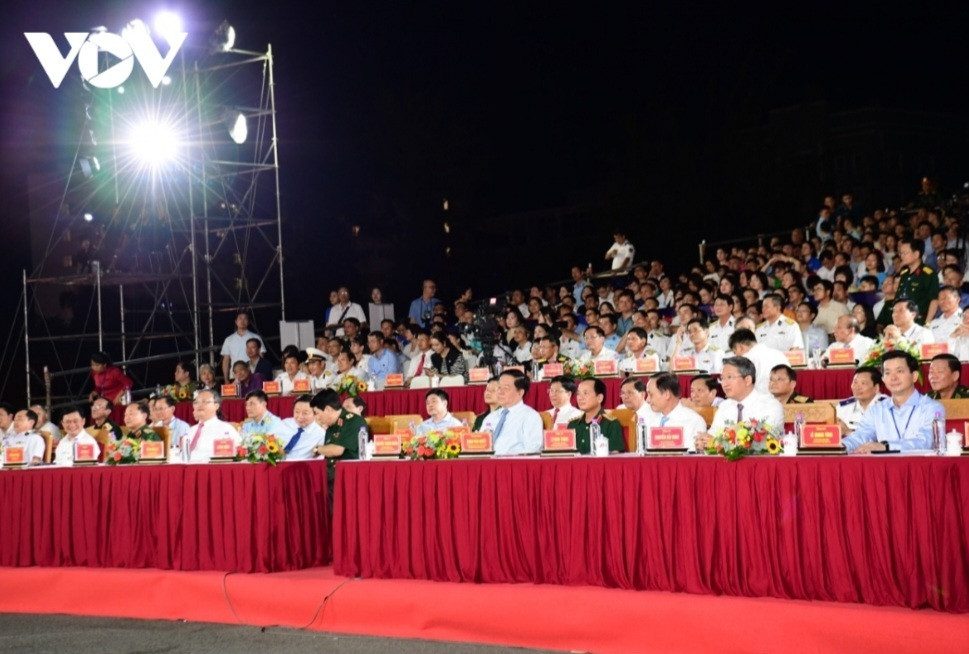 Các Ủy viên Trung ương Đảng: Trưởng Ban Đối ngoại Trung ương Lê Hoài Trung; Ủy viên Trung ương Đảng, Thượng tướng Trịnh Văn Quyết, Phó Chủ nhiệm Tổng cục Chính trị quân đội nhân dân Việt Nam; Trung tướng Thái Đại Ngọc, Tư lệnh Quân khu 5; Tổng Giám đốc VOV Đỗ Tiến Sỹ; Phó Đô đốc Trần Thanh Nghiêm, Tư lệnh Quân chủng Hải quân; Bí thư Tỉnh ủy Khánh Hòa Nguyễn Hải Ninh, Bí thư Tỉnh ủy Nghệ An Thái Thanh Quý; Bí thư Tỉnh ủy Quảng Trị Lê Quang Tùng; Bí thư Tỉnh ủy Phú Yên Phạm Đại Dương...