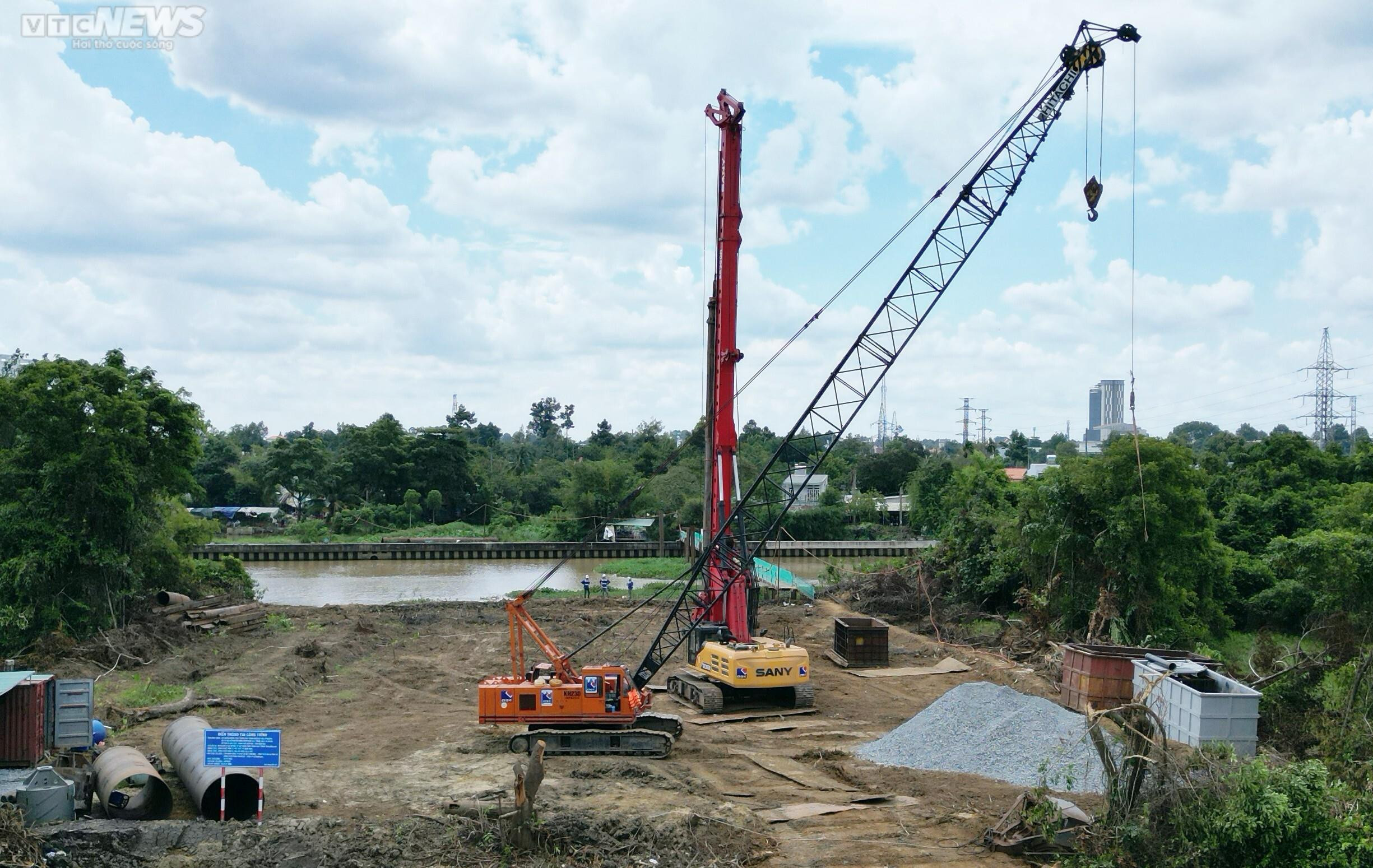 Đồng Nai: Cây cầu 1.500 tỷ đồng khởi công hơn nửa năm vẫn ‘nằm im’ - 11