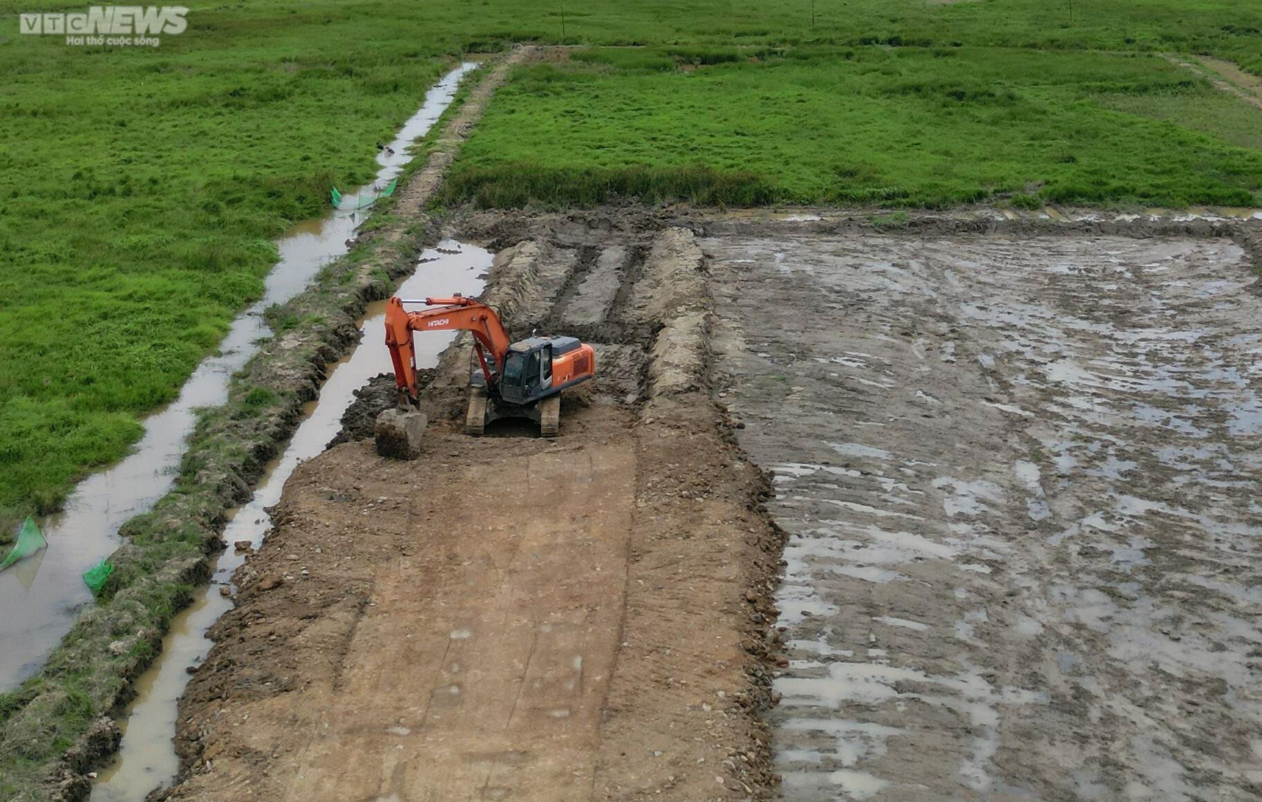 Đồng Nai: Cây cầu 1.500 tỷ đồng khởi công hơn nửa năm vẫn ‘nằm im’ - 9