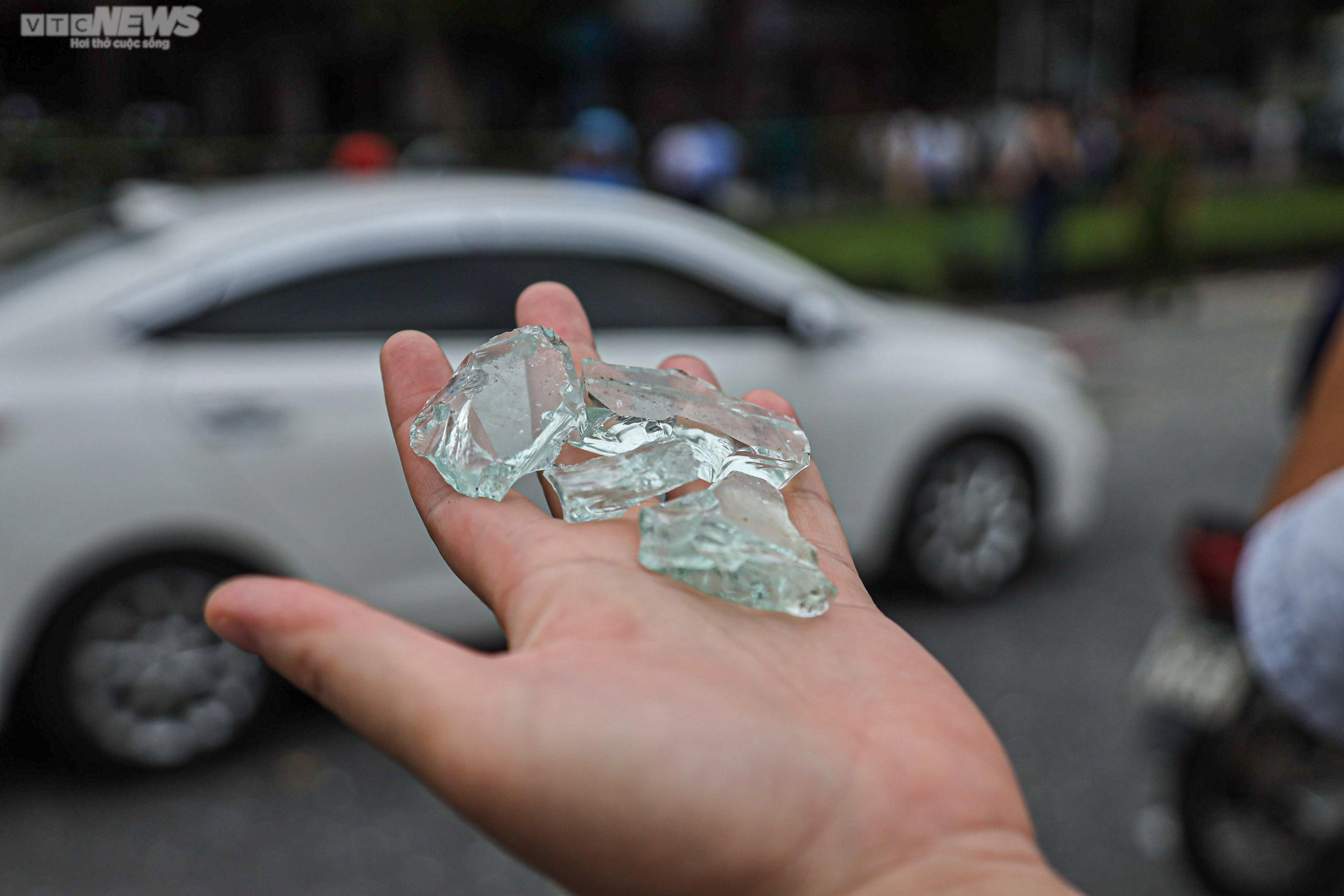 Hiện trường tan hoang sau vụ nổ bình gas tại quán ăn khiến 4 người bị thương - 7