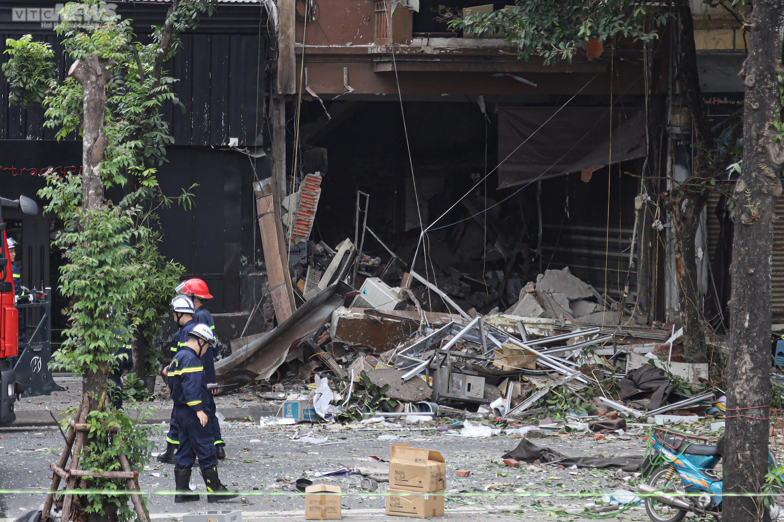 Hiện trường tan hoang sau vụ nổ bình gas tại quán ăn khiến 4 người bị thương - 2