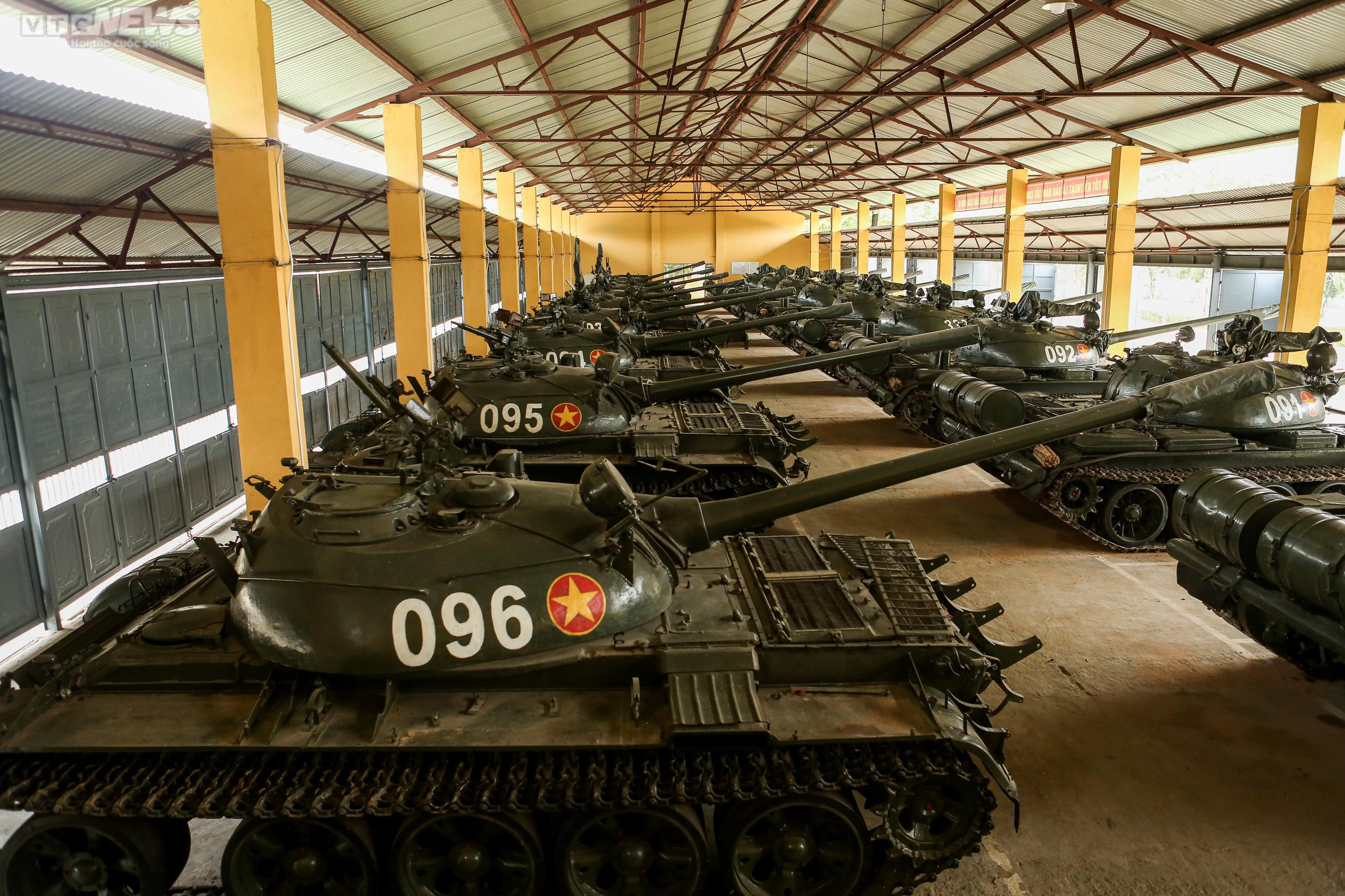 Xem lính 'thép' lái xe tăng bơi nước, vượt bãi mìn tiêu diệt mục tiêu - 28