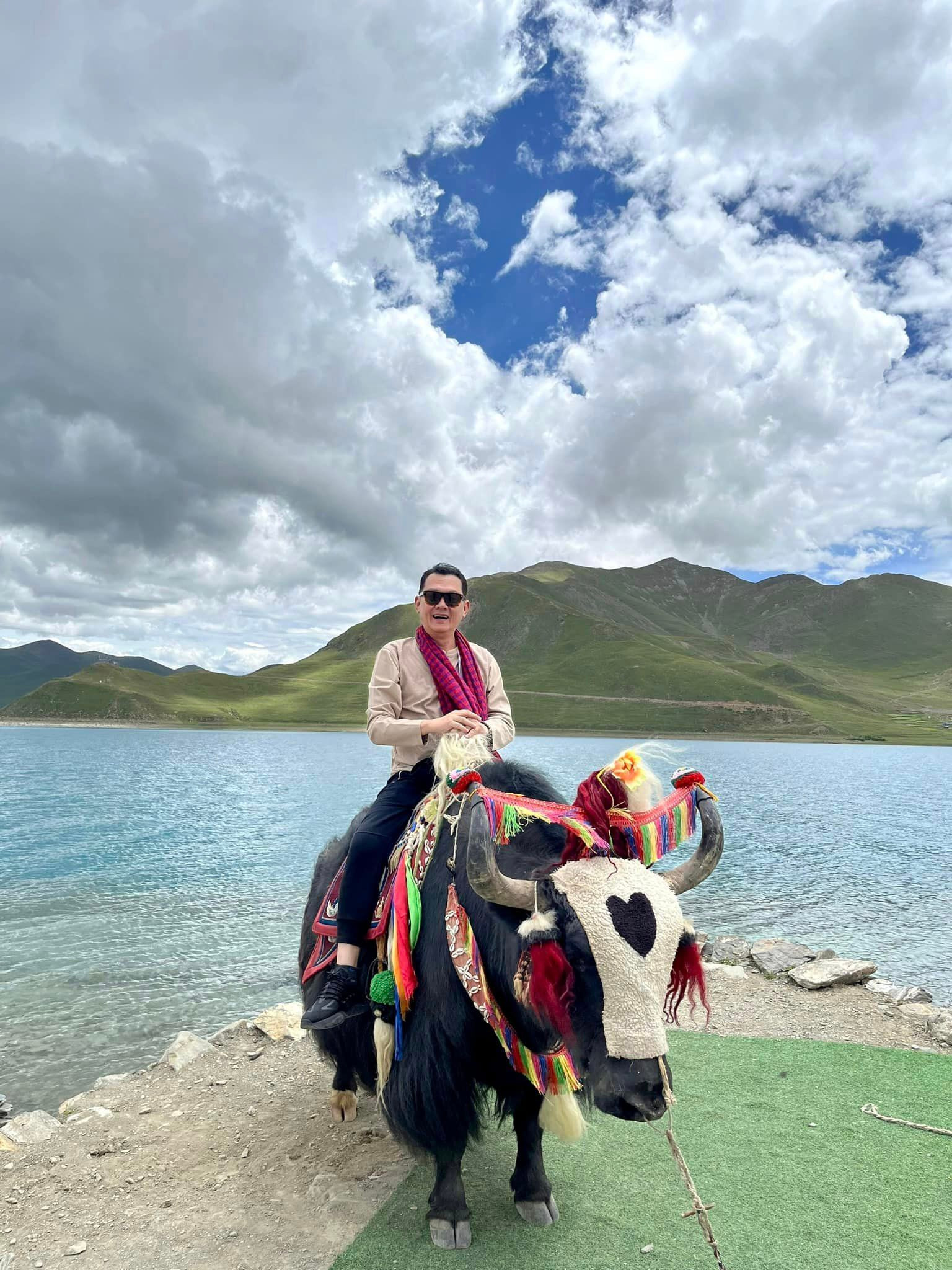 Sao Việt 19/8: Chí Trung nói ngôn tình với bạn gái, Chiều Xuân trẻ đẹp tuổi 56 - 6