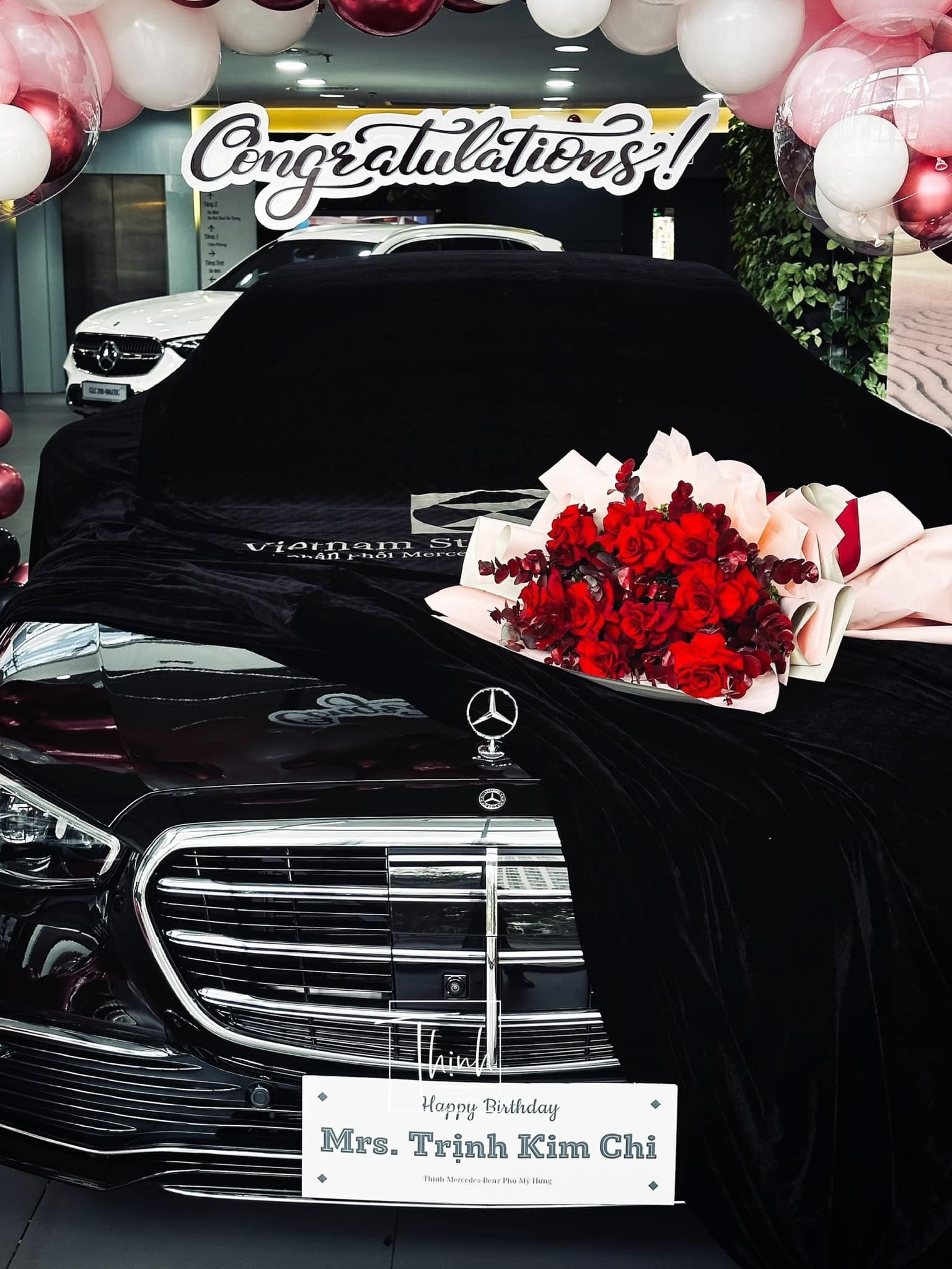 Sao Việt 20/8: Trịnh Kim Chi được chồng tặng xe, bà xã Chí Tài trẻ đẹp ở tuổi 64 - 5