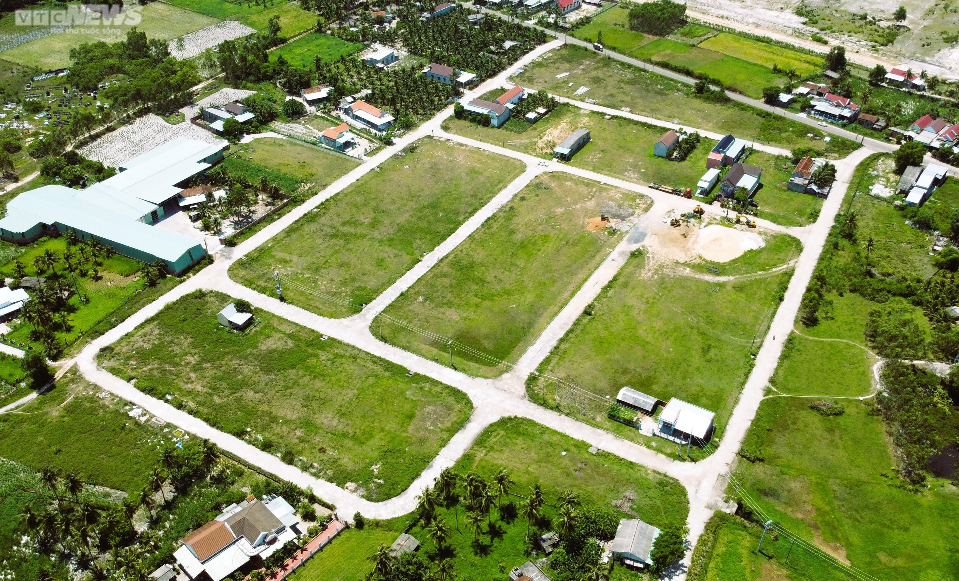 Cận cảnh những khu tái định cư tiền tỷ bỏ hoang nhiều năm tại Bình Định - 1