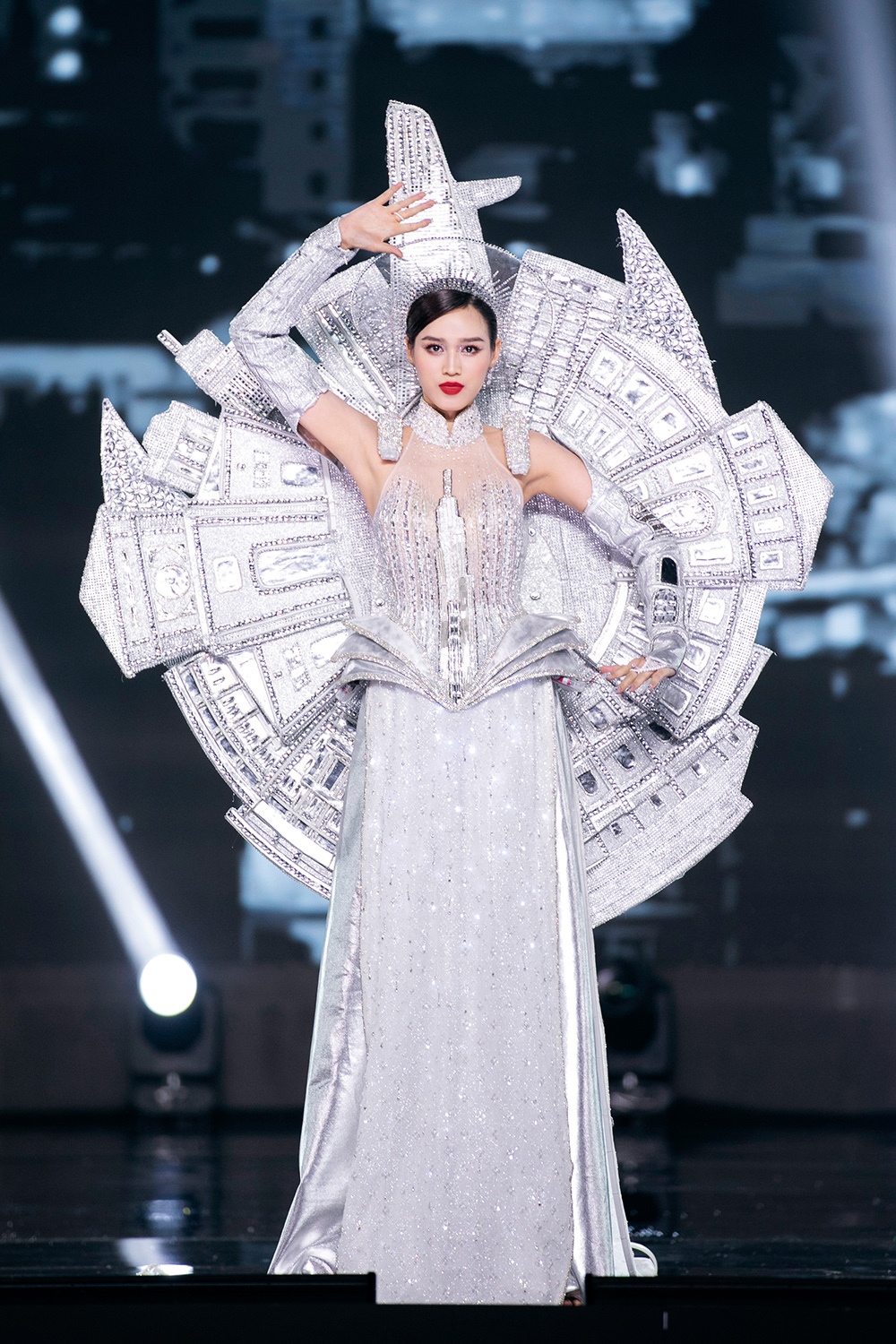 Miss Grand Vietnam 2023: Đêm Trình Diễn Trang Phục Dân Tộc