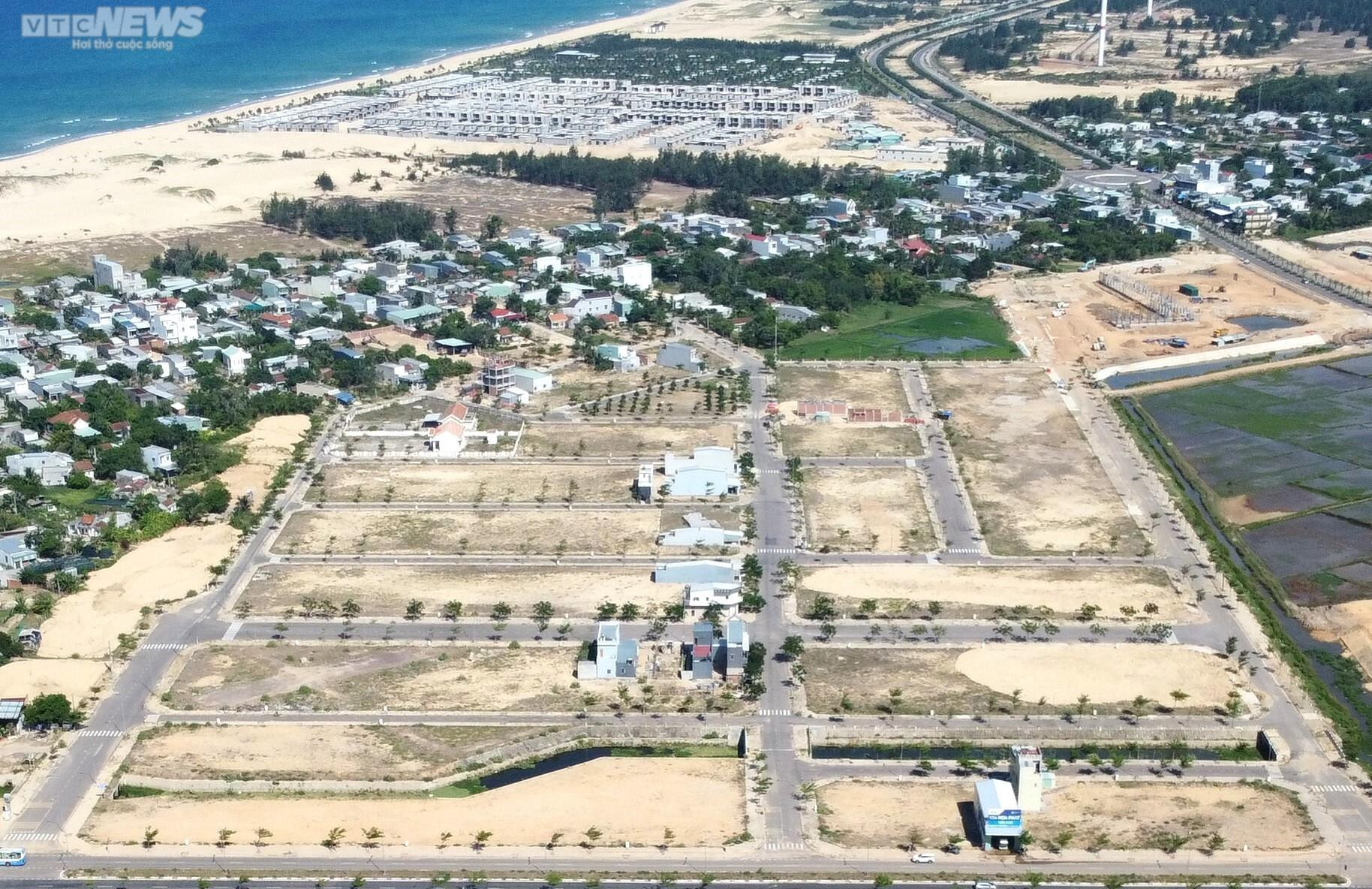 Cận cảnh những khu tái định cư tiền tỷ bỏ hoang nhiều năm tại Bình Định - 4