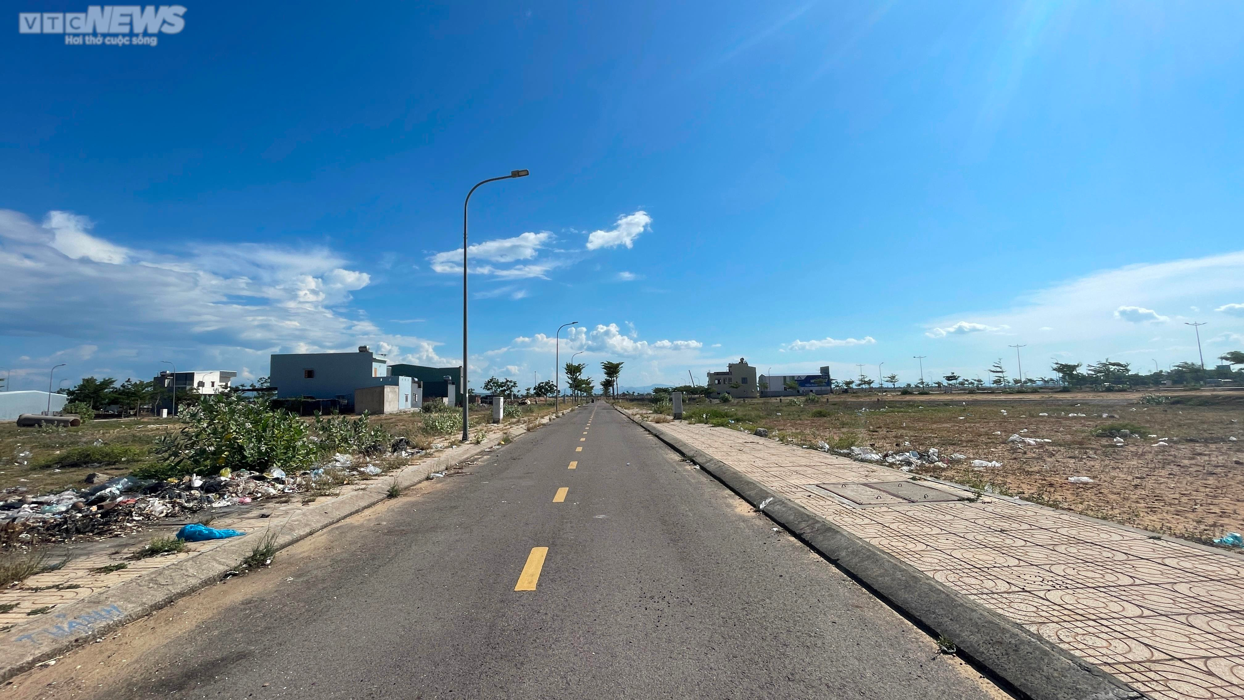 Cận cảnh những khu tái định cư tiền tỷ bỏ hoang nhiều năm tại Bình Định - 6