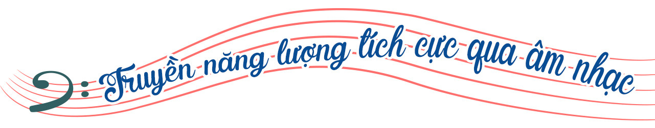 'Quái kiệt' guitar: Ban ngày trồng cà phê, tối dạy đàn hút hàng nghìn người theo học - 1