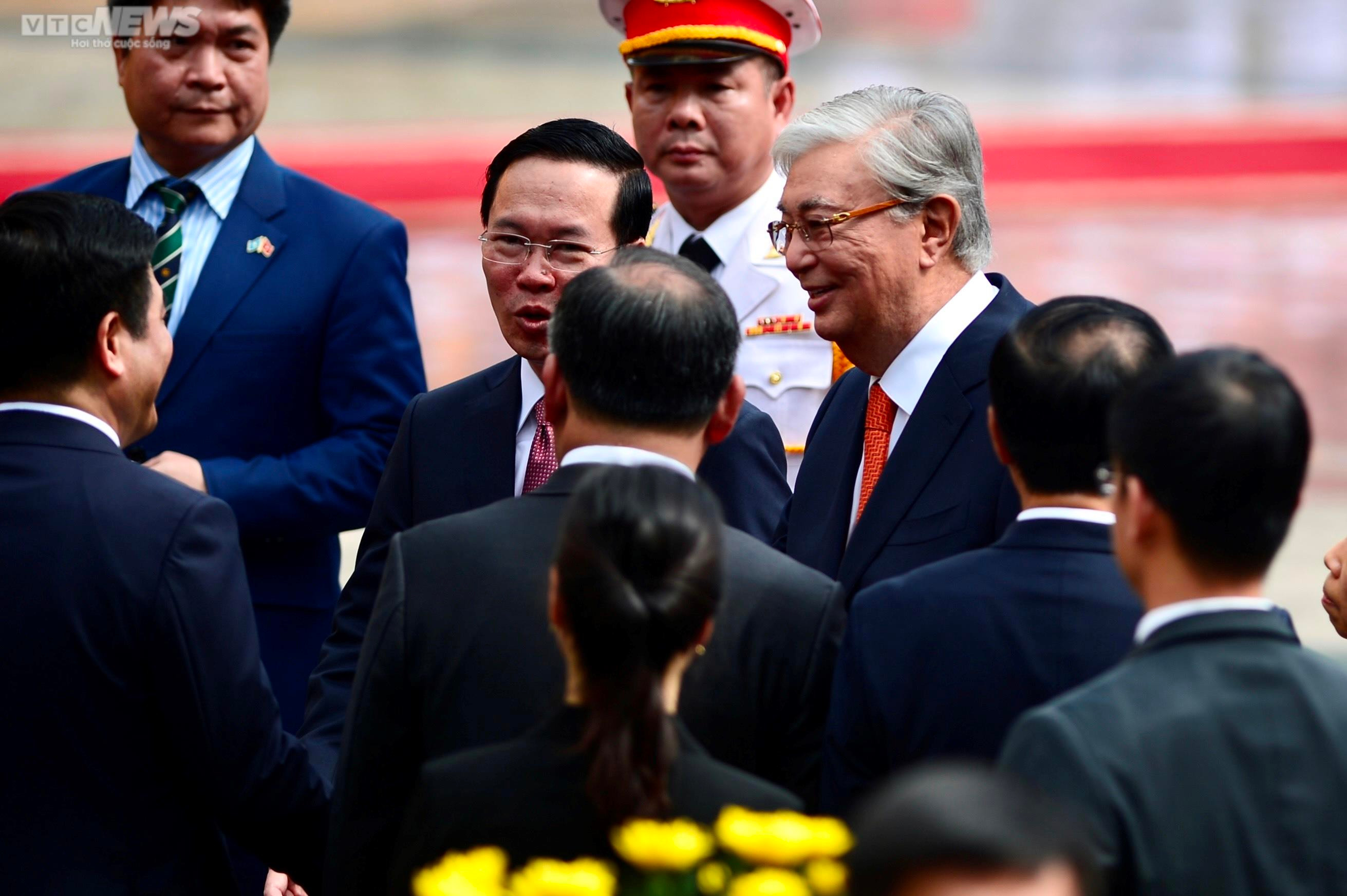 Toàn cảnh lễ đón Tổng thống Kazakhstan thăm chính thức Việt Nam - 6