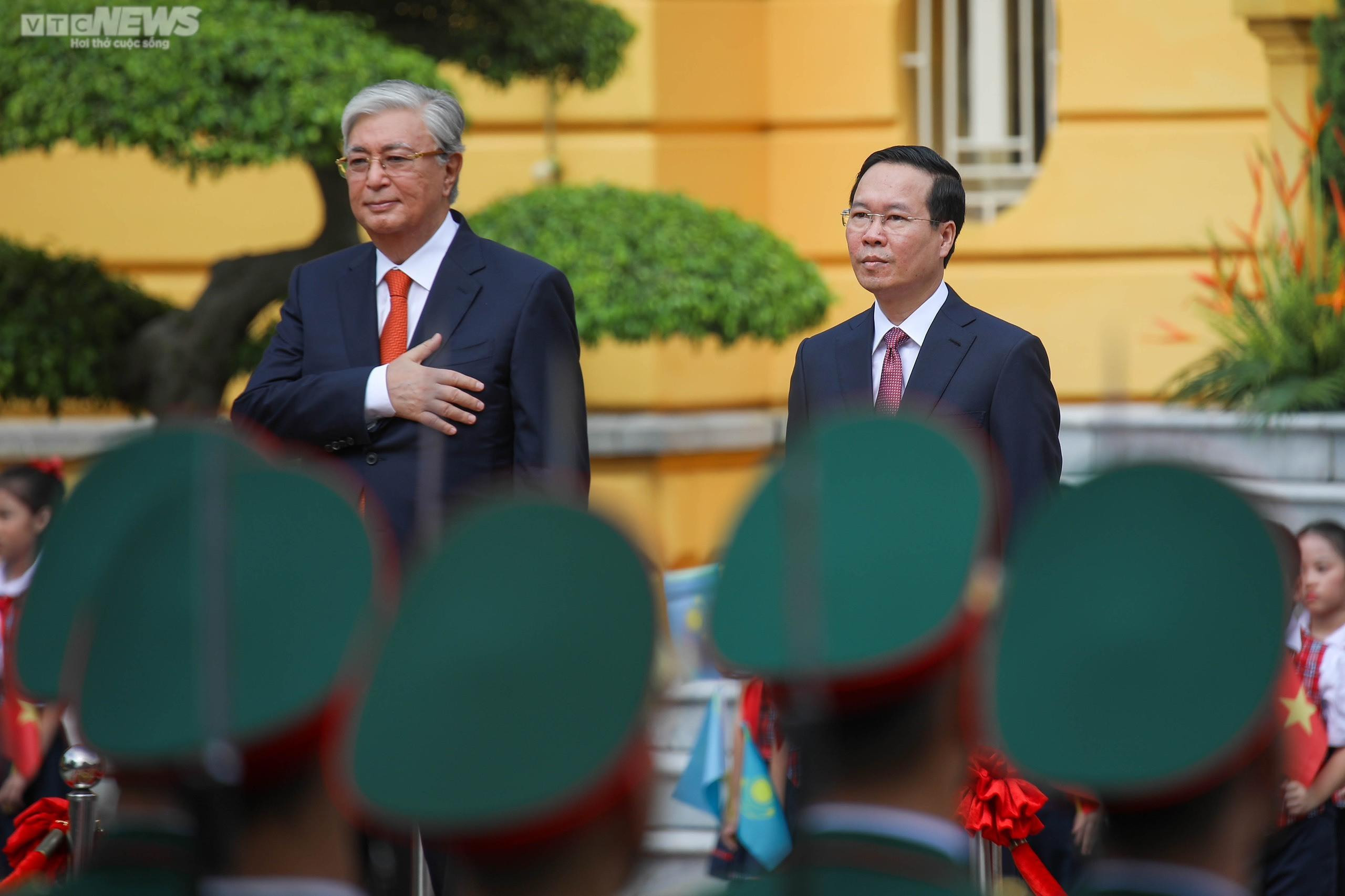 Toàn cảnh lễ đón Tổng thống Kazakhstan thăm chính thức Việt Nam - 2