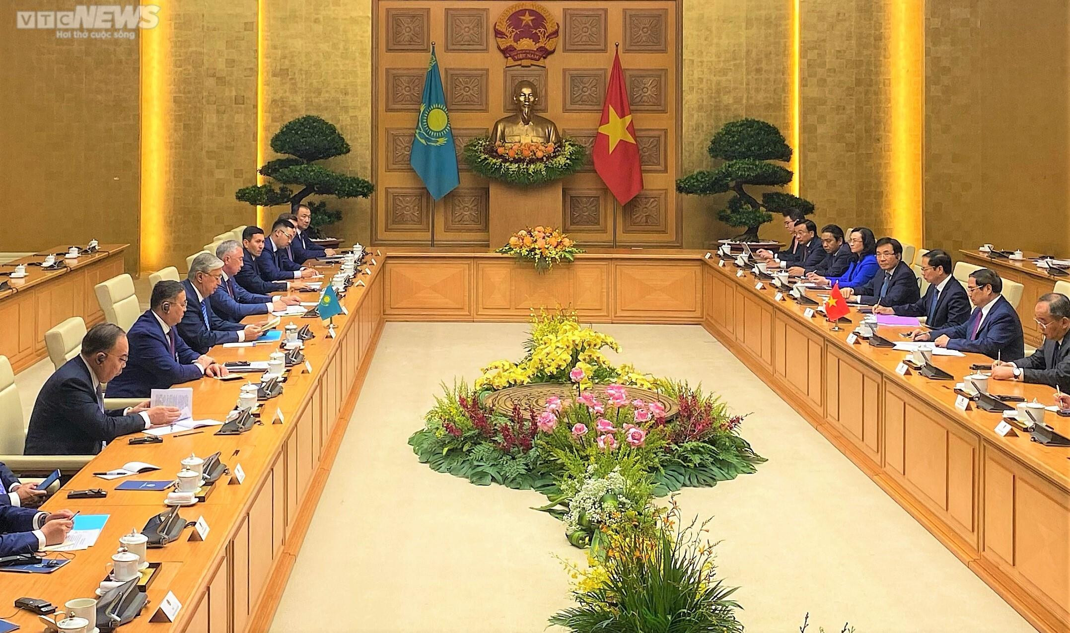 Thủ tướng Phạm Minh Chính hội đàm Tổng thống Kazakhstan - 4