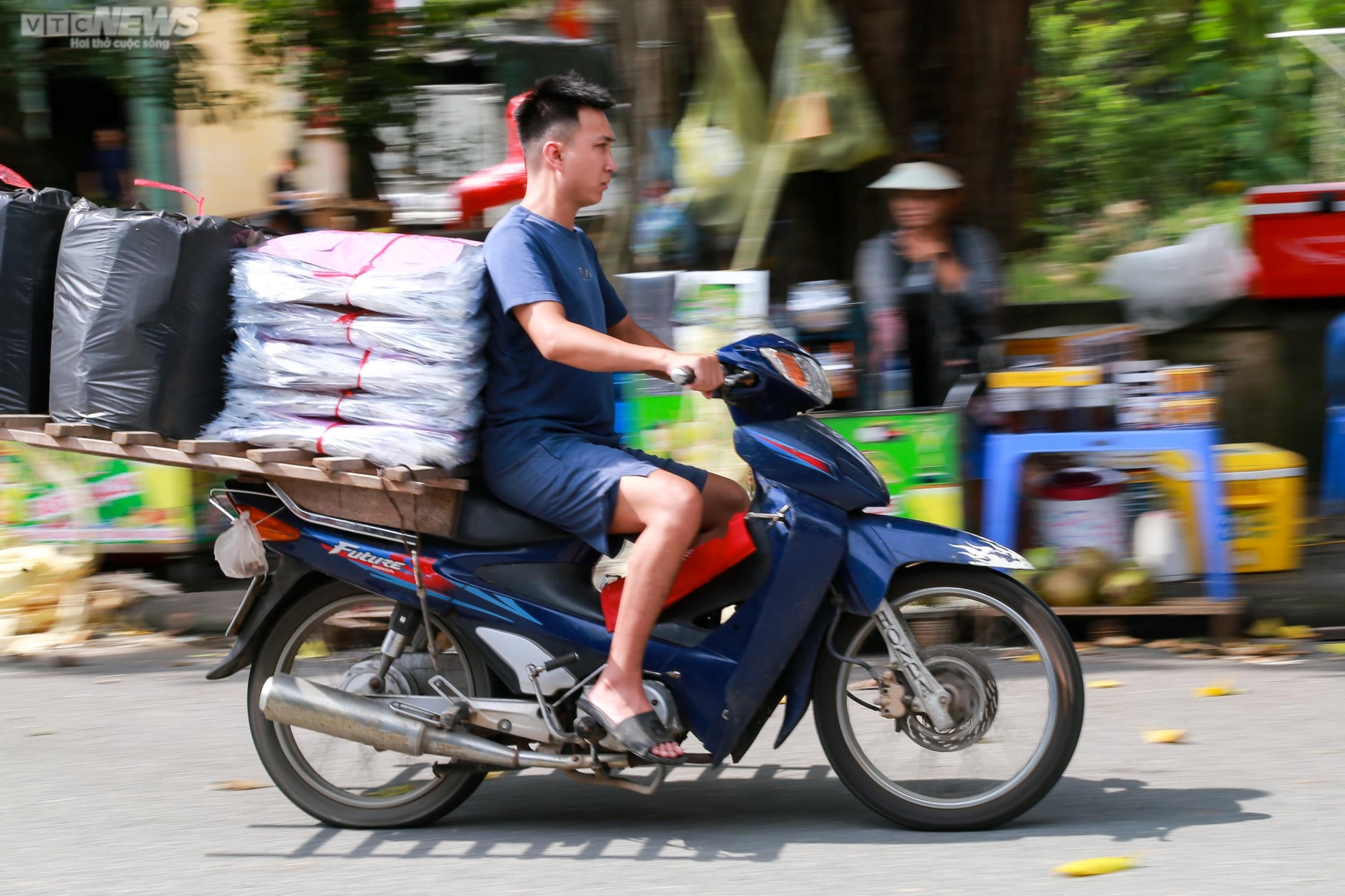 'Thủ phủ vàng mã' lớn nhất miền Bắc ảm đạm trước ngày Rằm tháng 7 - 22